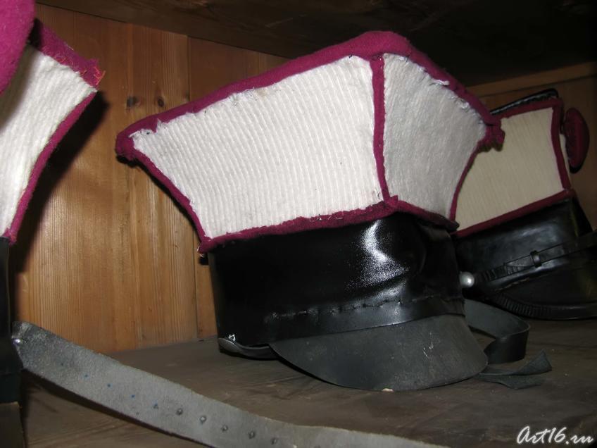 Головной убор улана ( кивер с квадратным верхом и красной кисточкой)::Елабуга