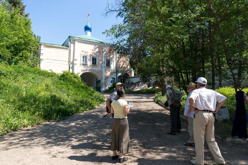 Церковь Тихвинской иконы Божией Матери (быв. Тихона Амафунтского в Казанском Ново-Иерусалимском монастыре)::26.05.2014 Экскурсия по исторической Казани