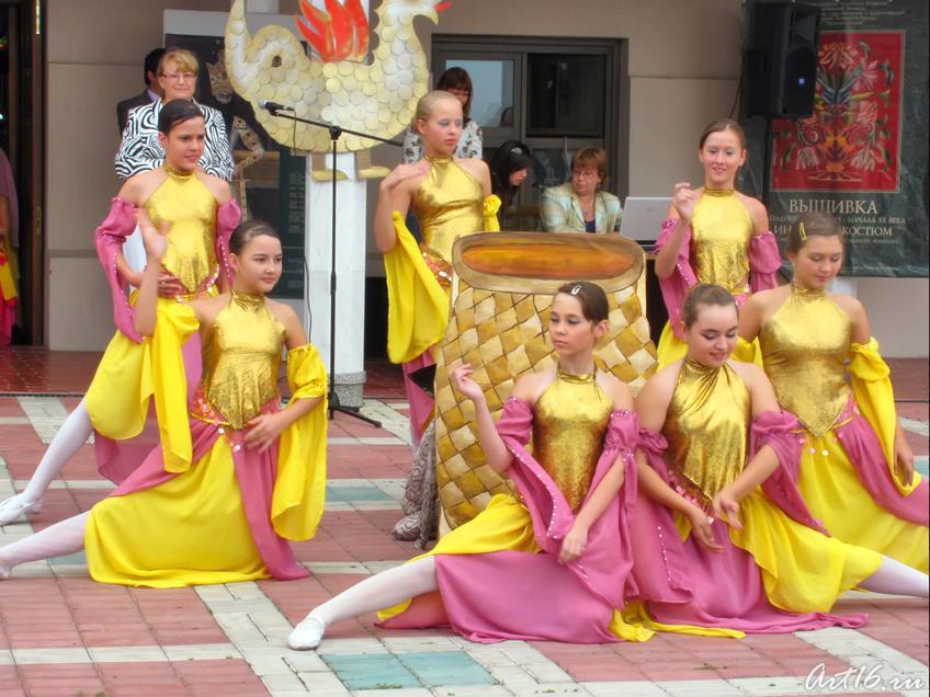 Восточный танец в исполнении группы ʺЧерный жемчугʺ::Центру «Эрмитаж-Казань» —Четыре года!