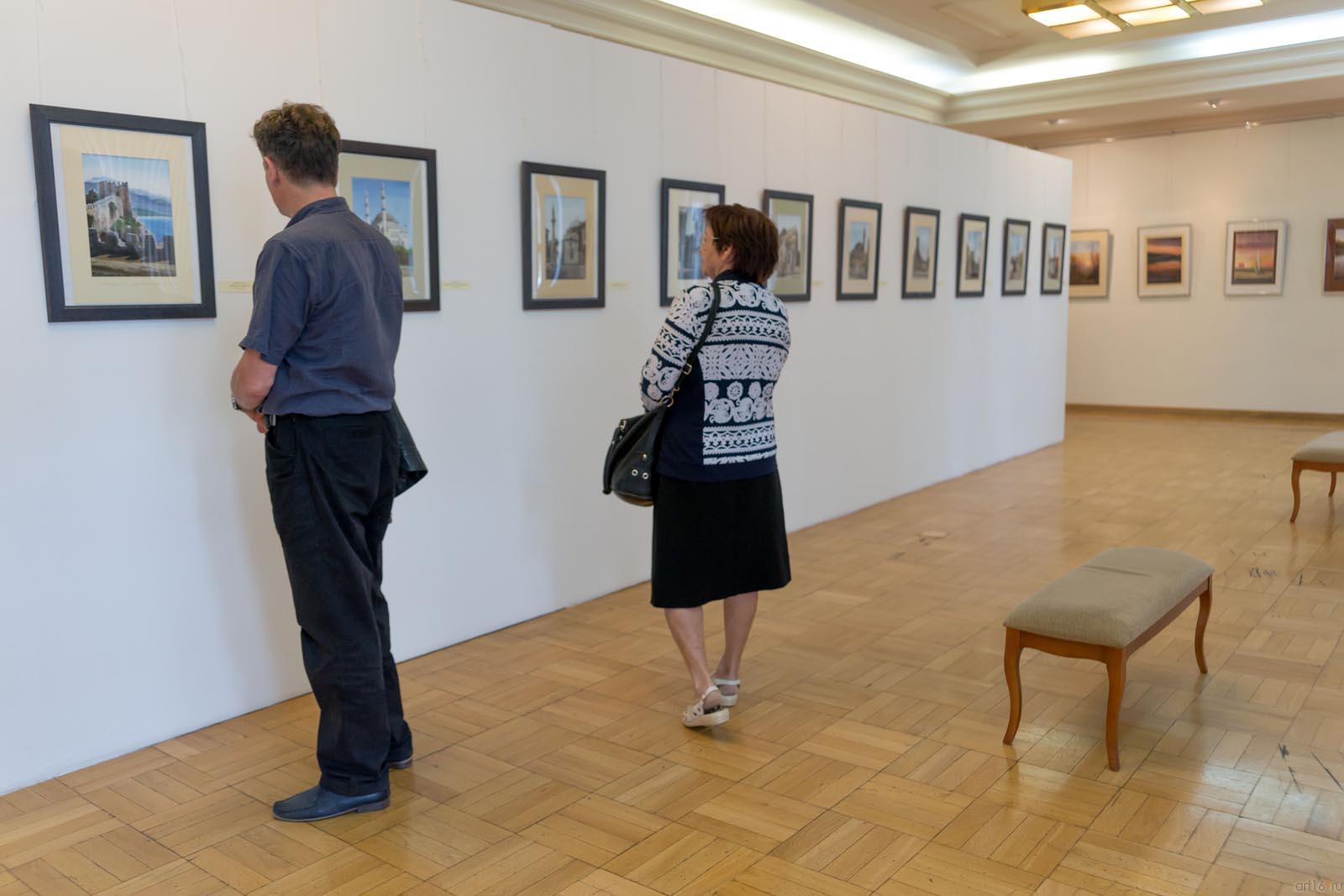 ::«Из дальних странствий…». Акварели Равиля Айдарова