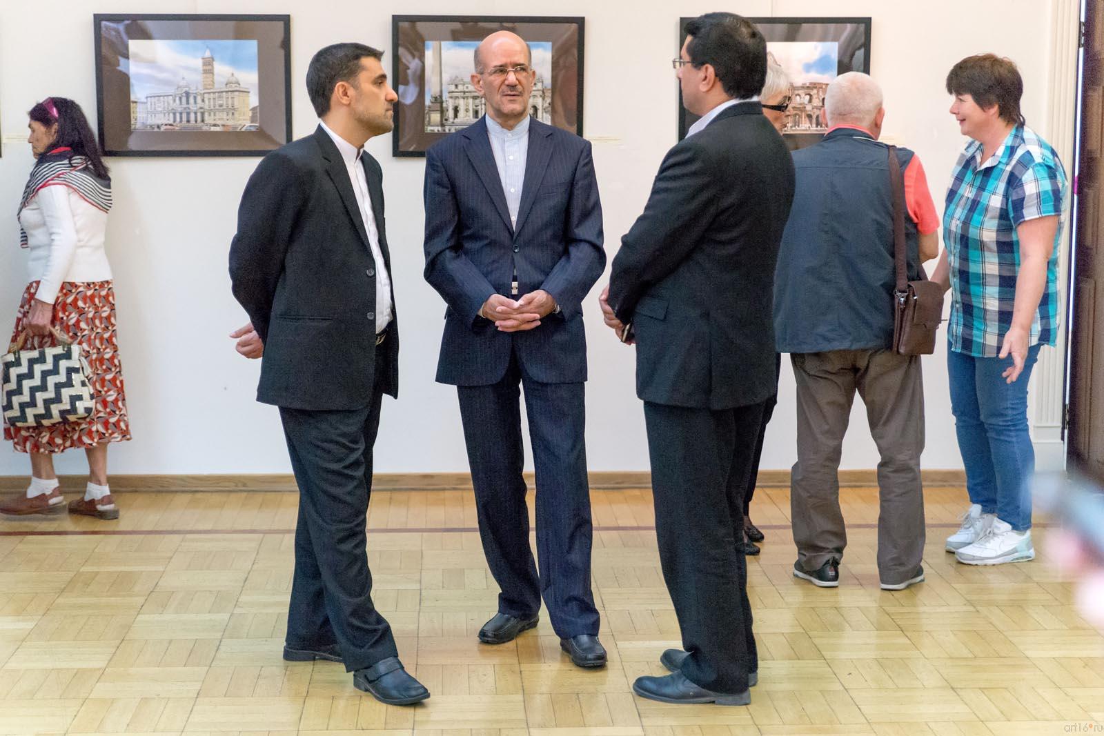 господин Расул Багернежад Шаян, Генеральный консул ИР Иран в Казани::«Из дальних странствий…». Акварели Равиля Айдарова