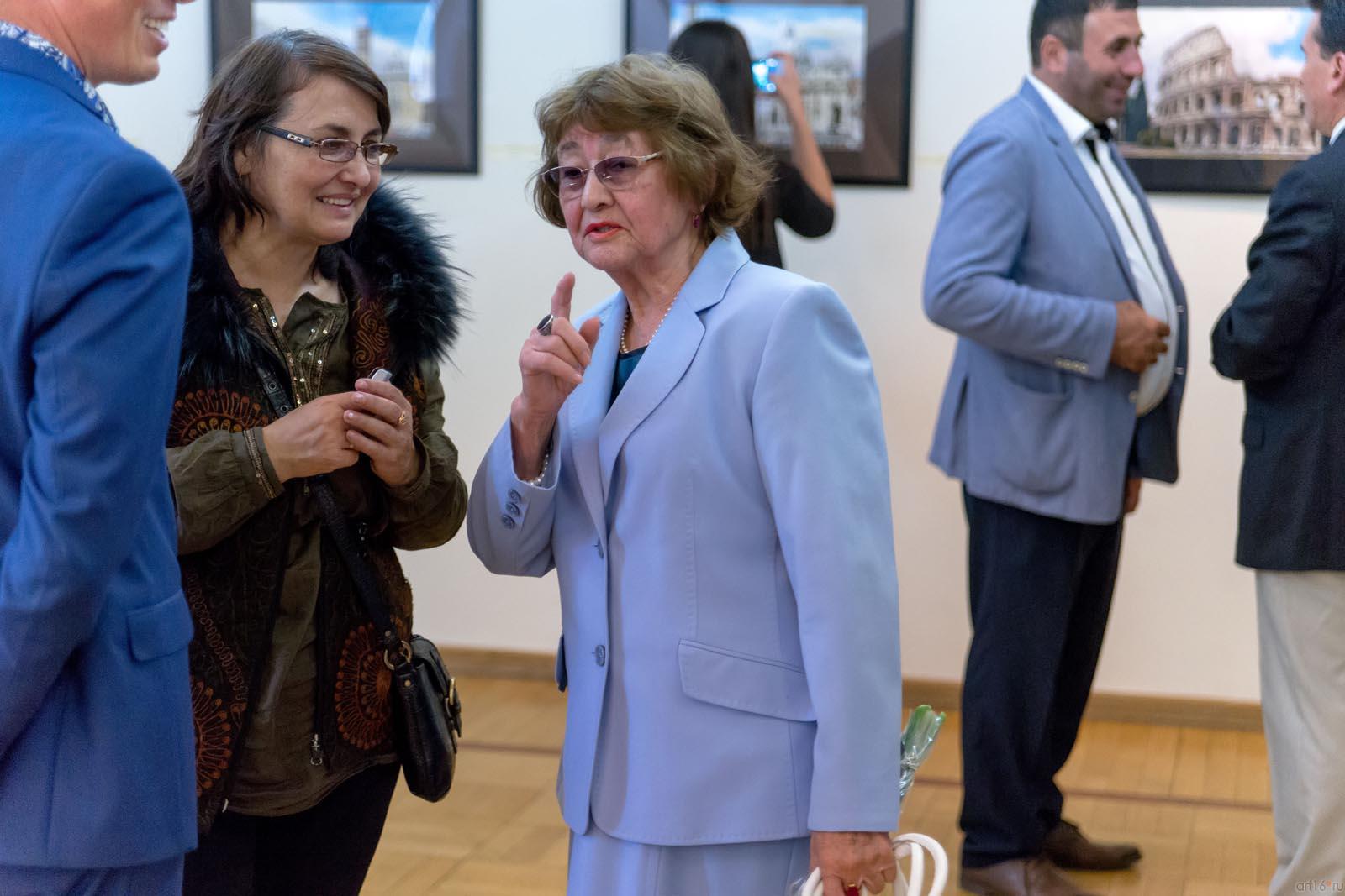 Р.Фаизова, Л.Айдарова::«Из дальних странствий…». Акварели Равиля Айдарова