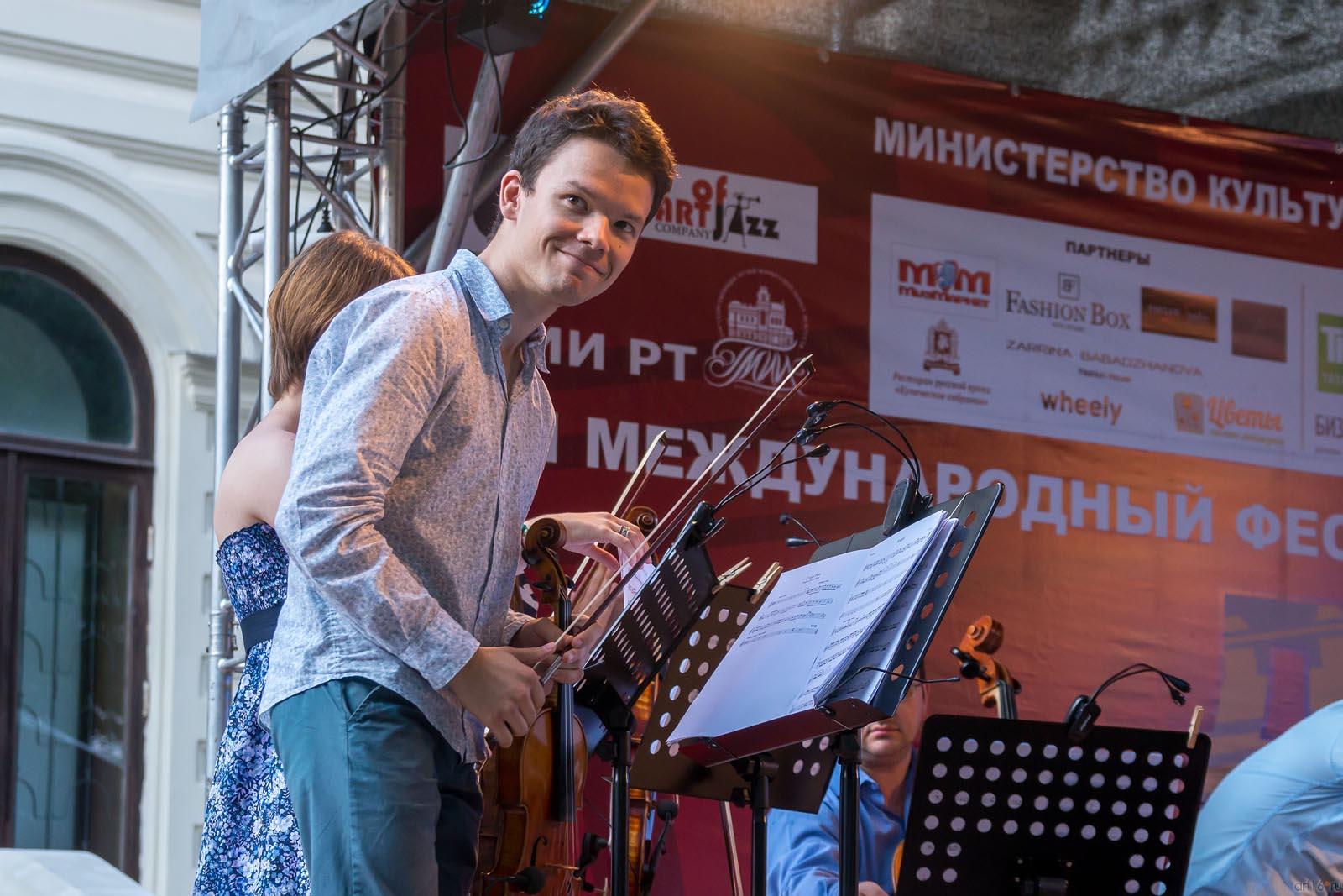 Ру­стем Мо­на­сы­пов (Rustem Monasypov) — скрип­ка (violin)::24 июля 2014 «Authentic Light Orchestra» (Швейцария)