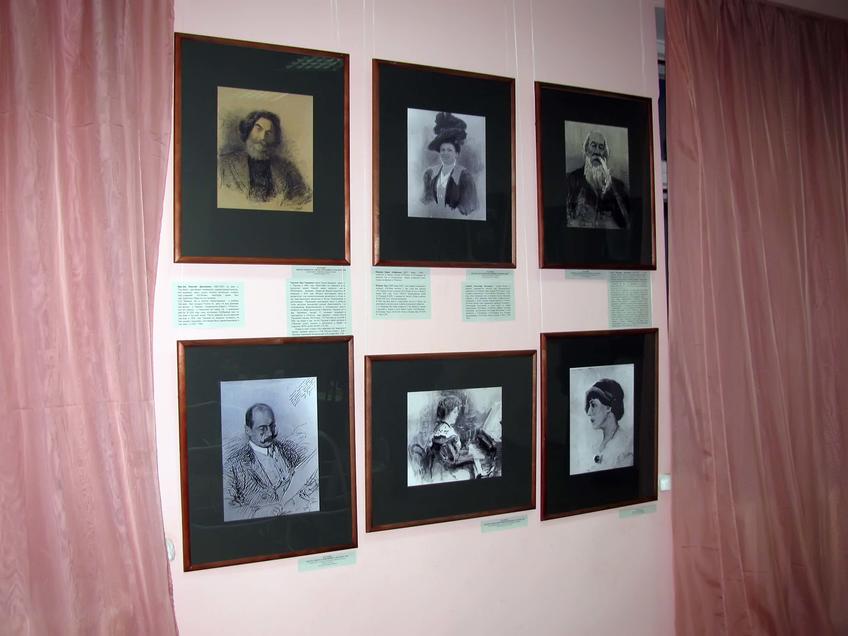 Фрагмент портретной части выставки «Альбом Нордман»