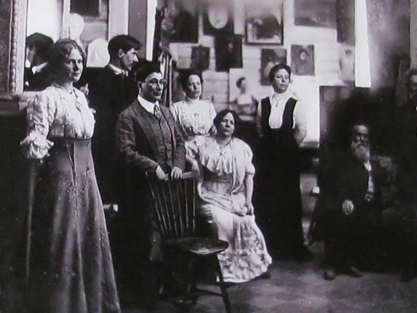 Фотография в мастерской Репина в «Пенатах» с В.Г. Короленко. 1910