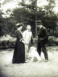 И.Е. Репин, П.П. Трубецкой и его жена в «Пенатах». 1908