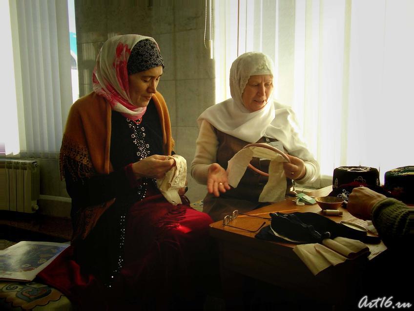 Мастер-класс по вышиванию тюбетеек и калфаков::День третий (21февраля 2008)