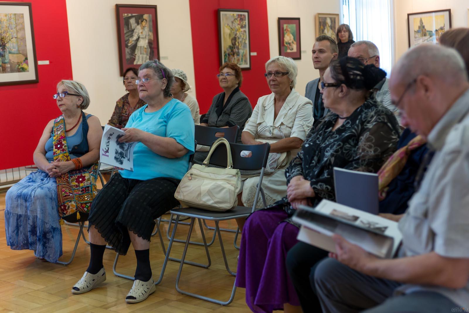 ::Презентация каталогов Гайши Рахманкуловой и Магдалины Мавровской