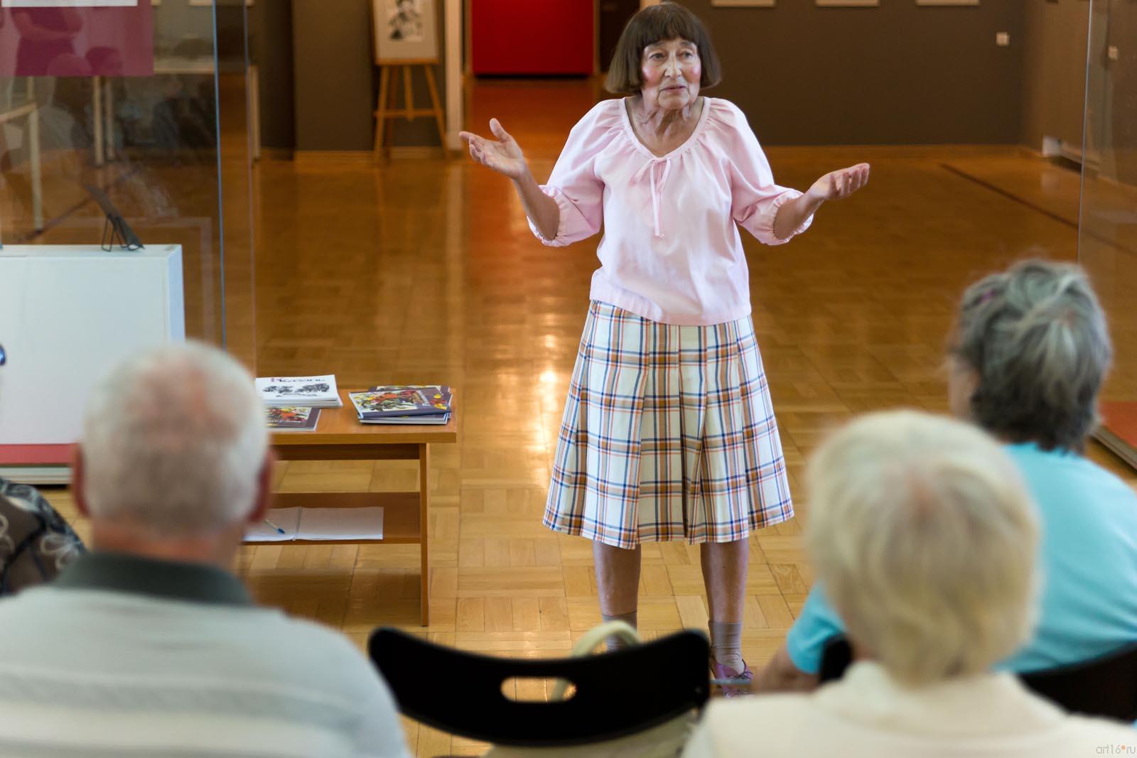 Алла Рахманкулова::Презентация каталогов Гайши Рахманкуловой и Магдалины Мавровской