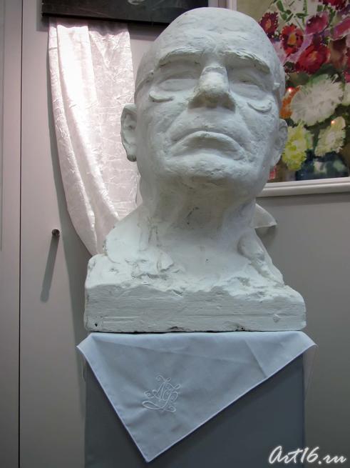 Скульптура Б И. Урманче::Буинск