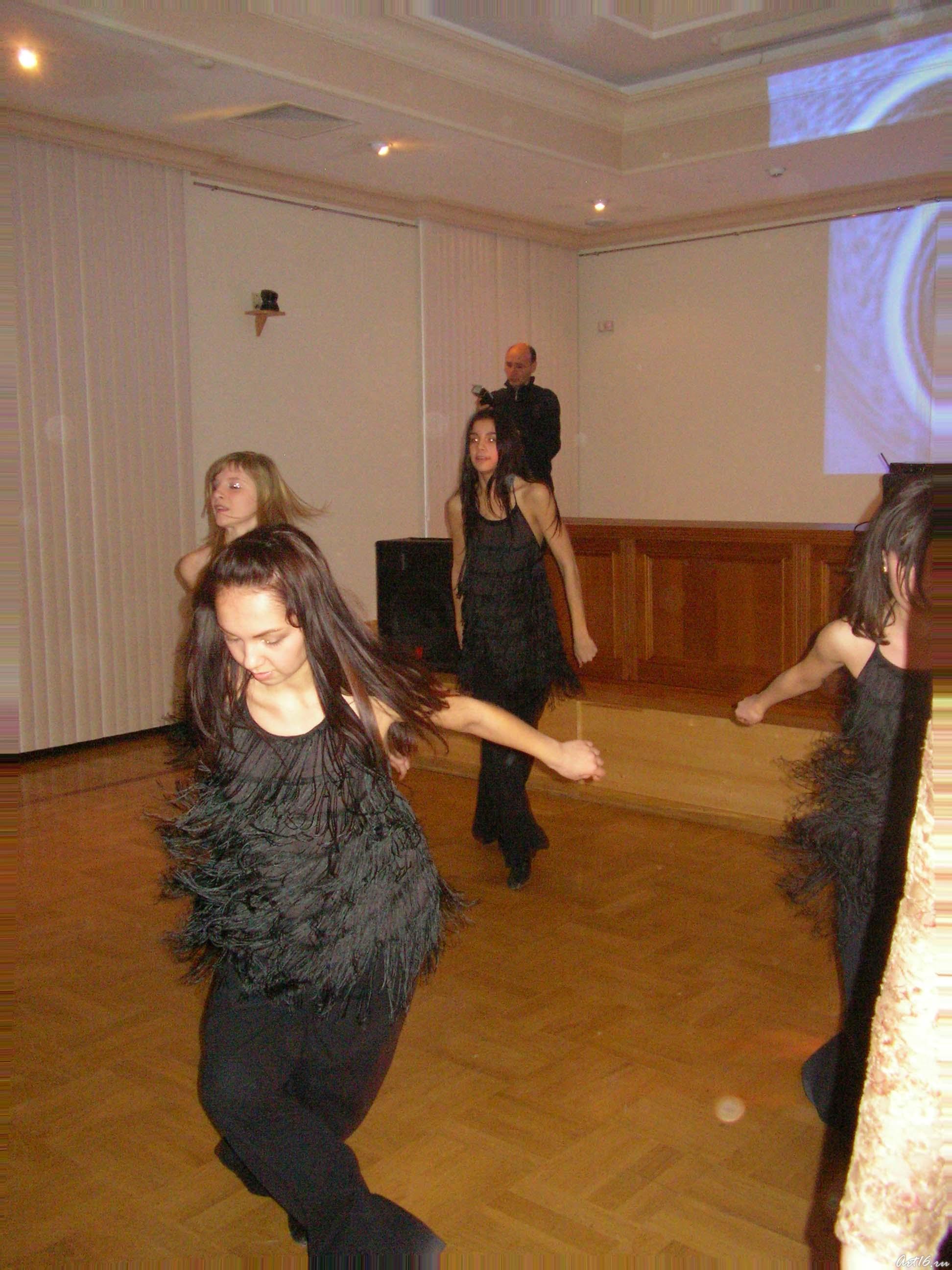 Век XXI::Валентинов День.... «Ассамблея влюбленных сердец»