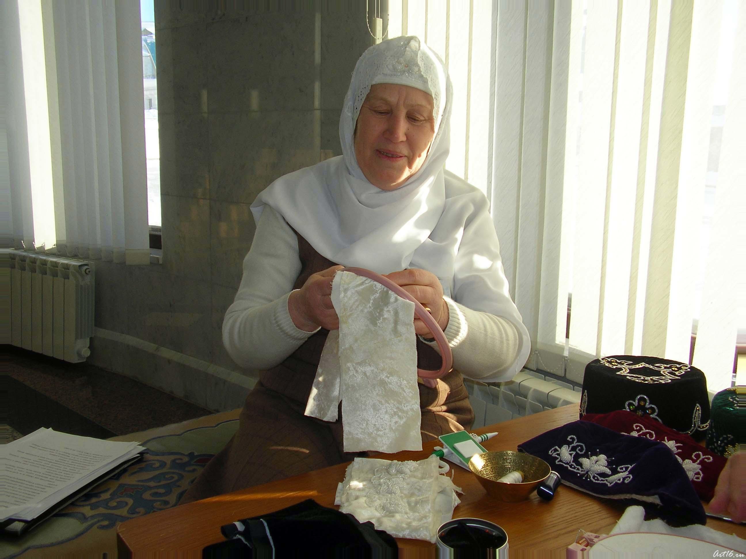 Мастер-класс по вышиванию тюбетеек и калфаков::День третий (21февраля 2008)