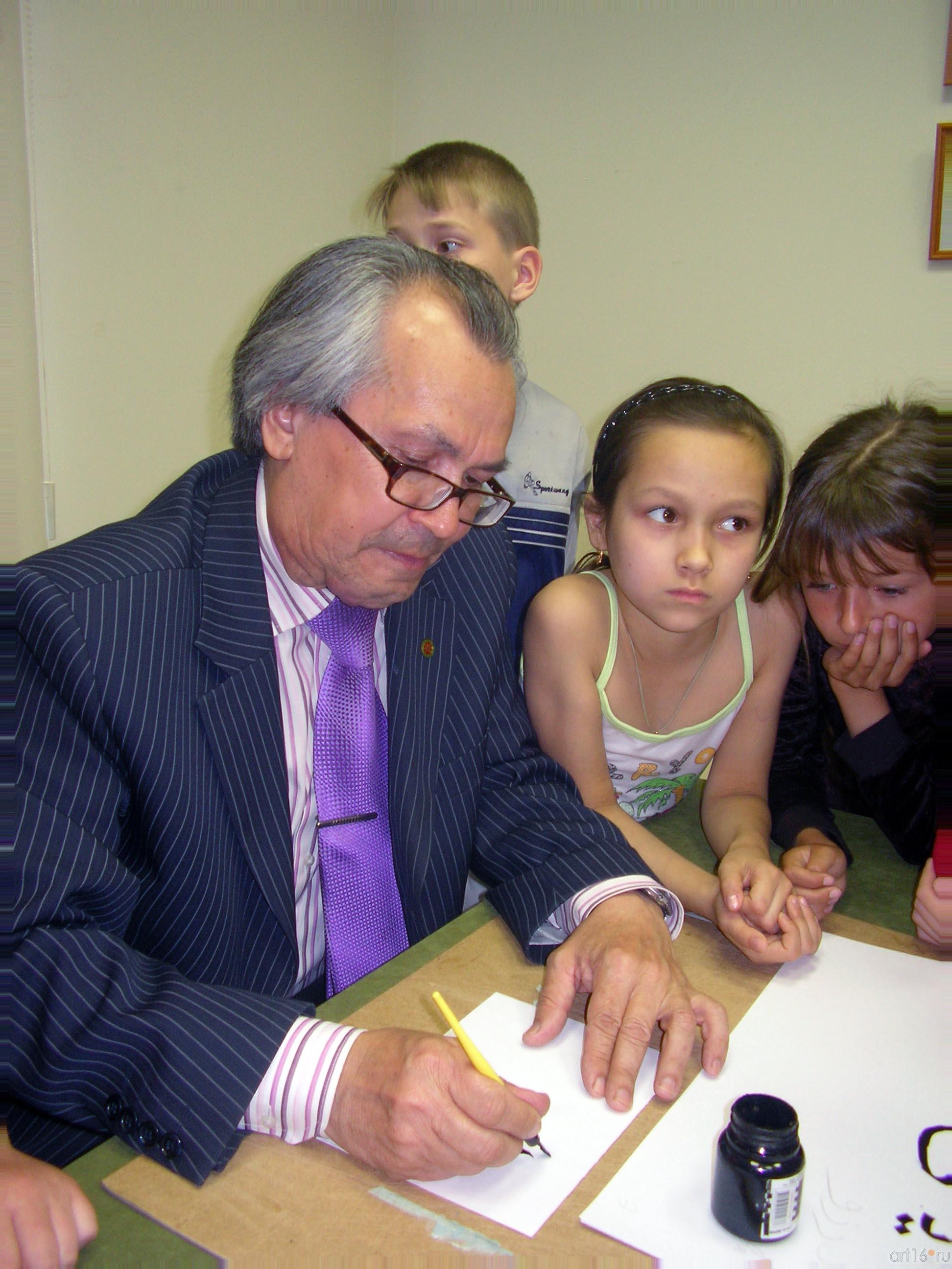 Наджип Наккаш::«Глазами ребёнка»