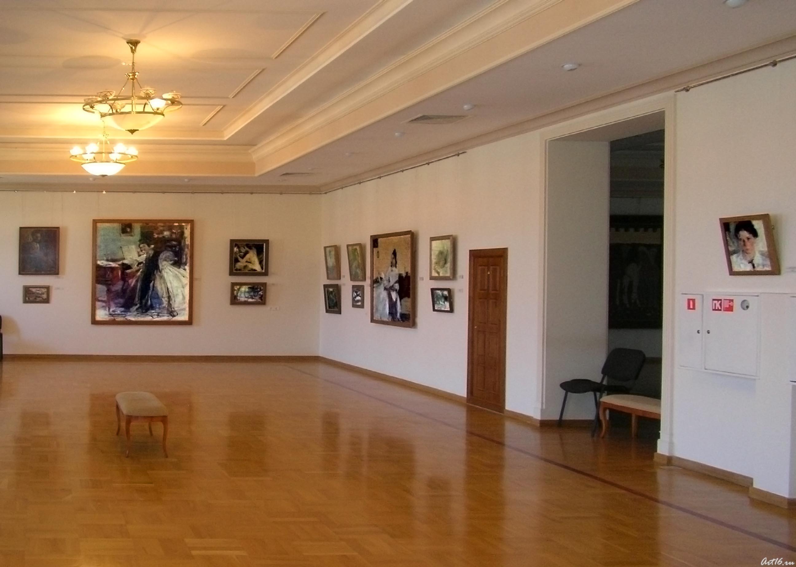 Выставочный зал (3-ий этаж).  Фешин Н.И.::Казанская художественная школа