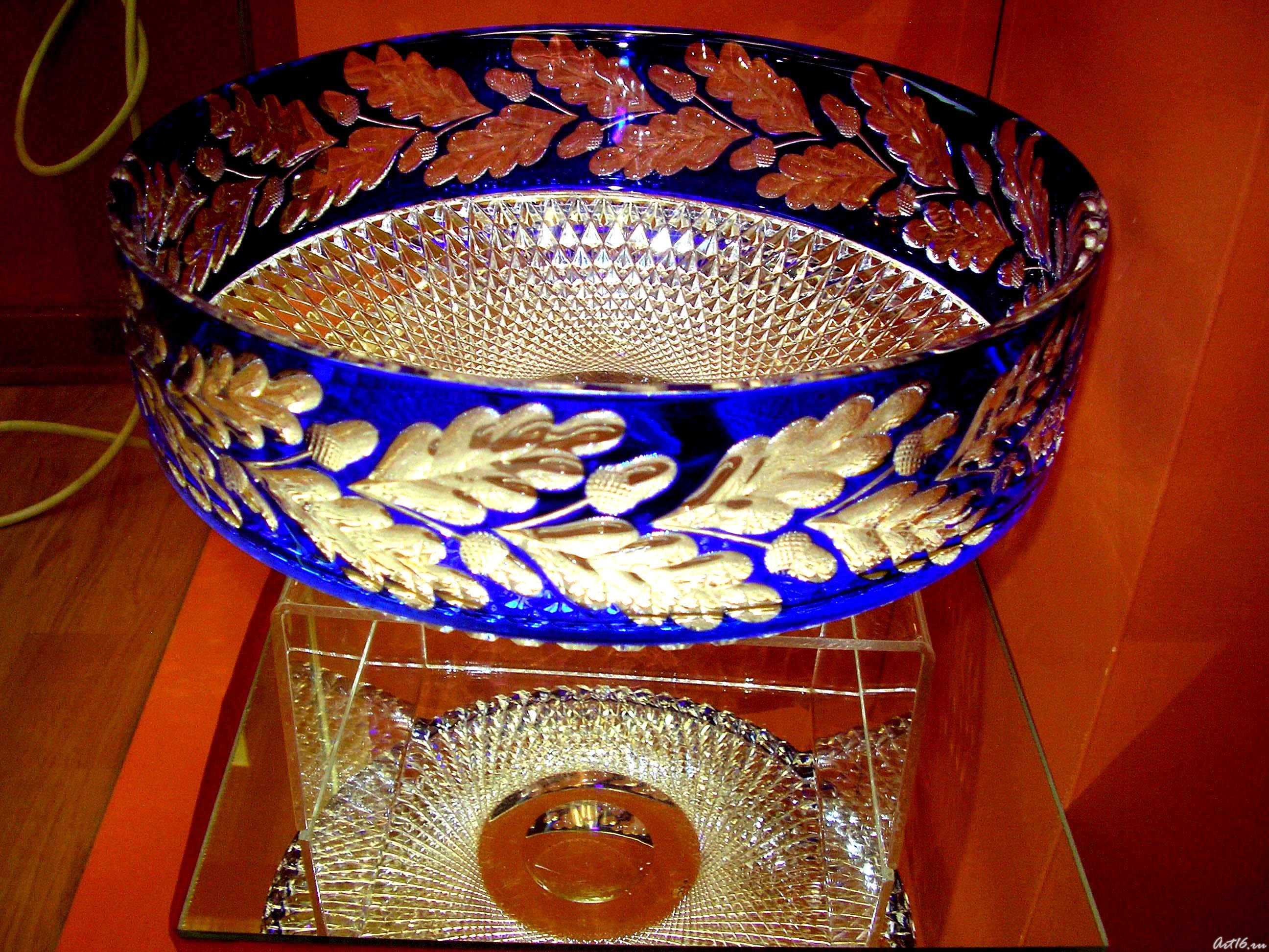 Ваза для фруктов из комплекта «Дубовые ветки». 1979::Открытие выставки «Хрустальное ожерелье России»