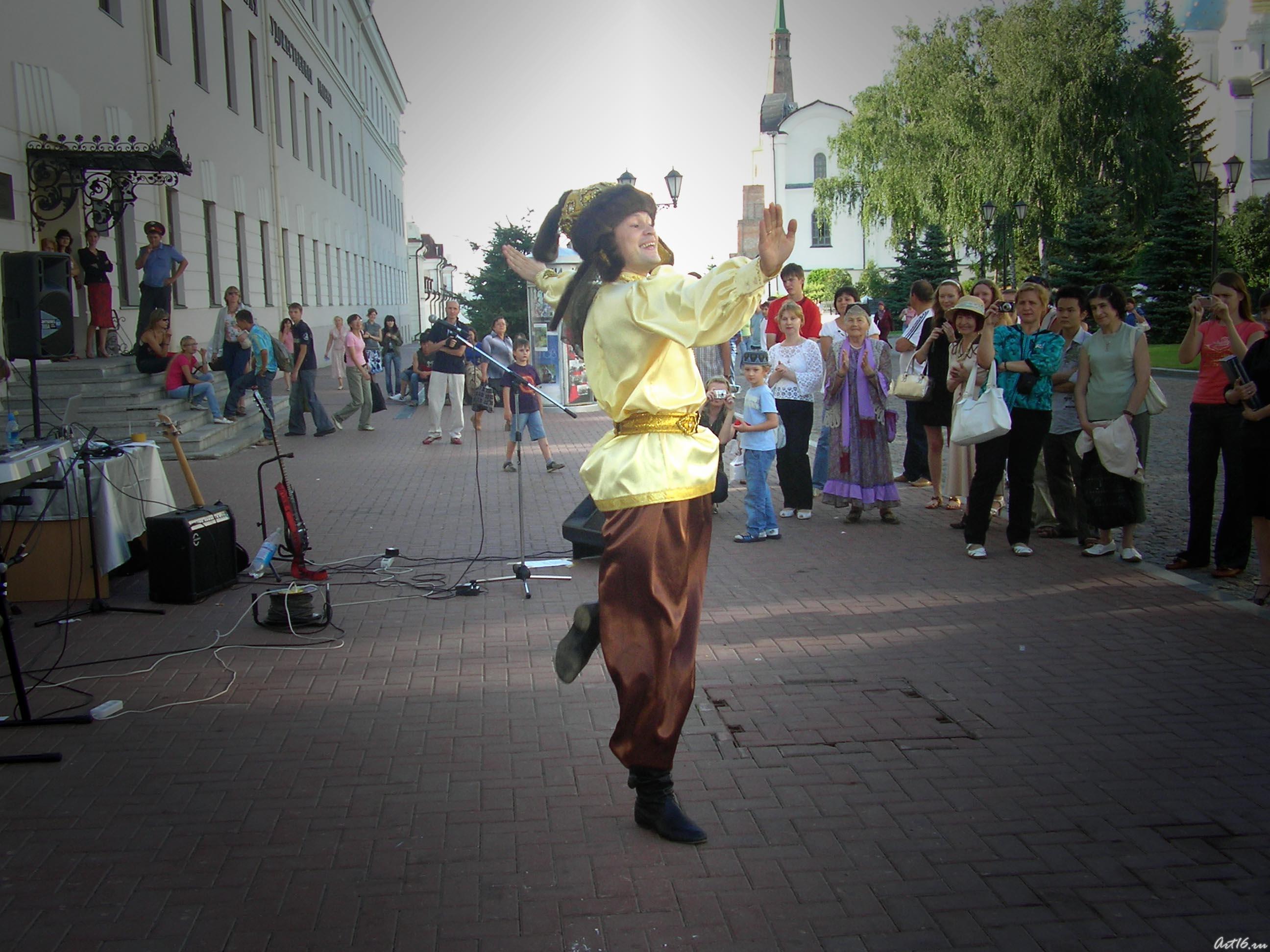 Танец ʺЗолотоордынского ханаʺ::Центру «Эрмитаж-Казань» —Три года!