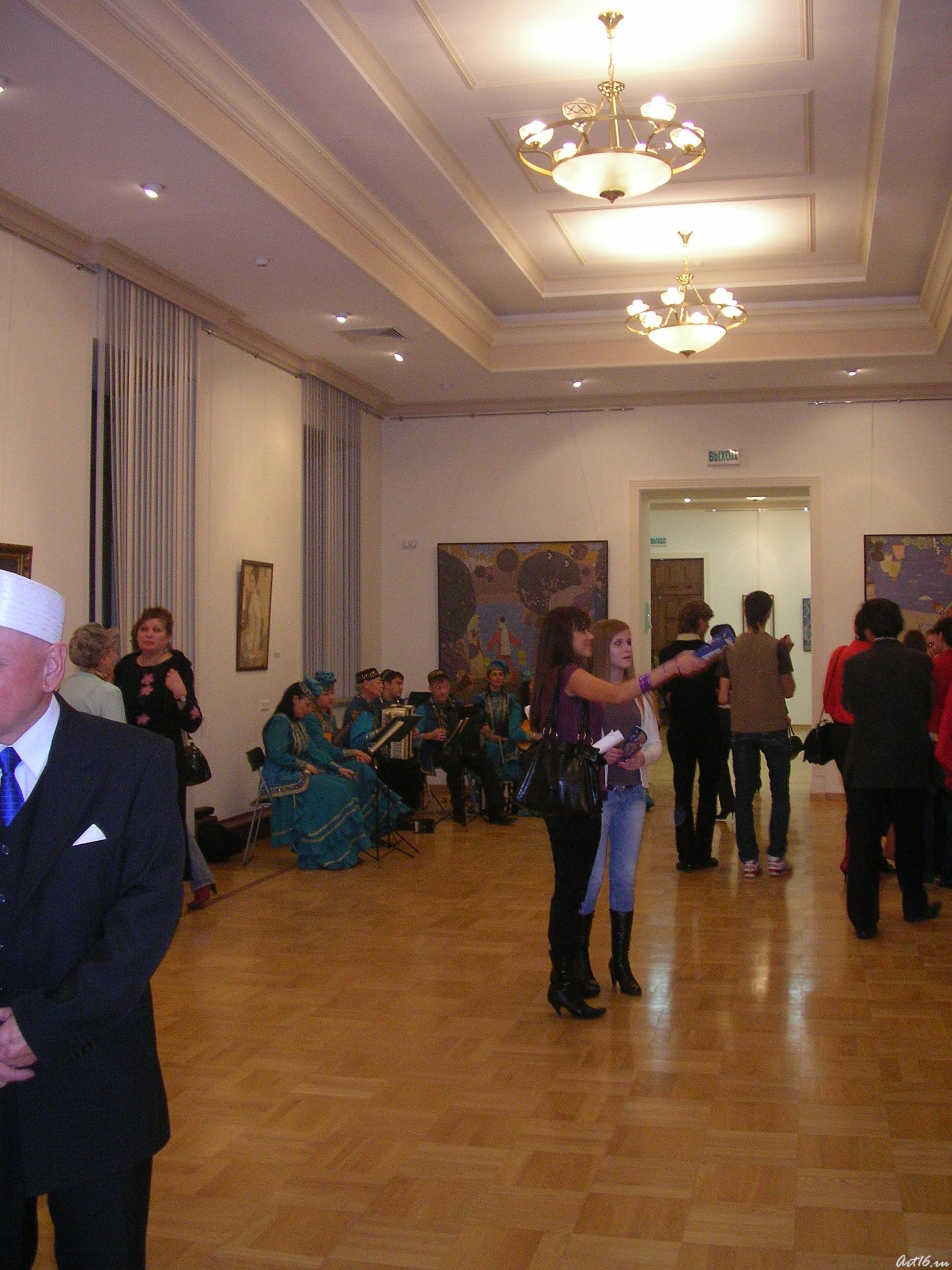 По выставочным залам::Выставка Рифката Вахитова