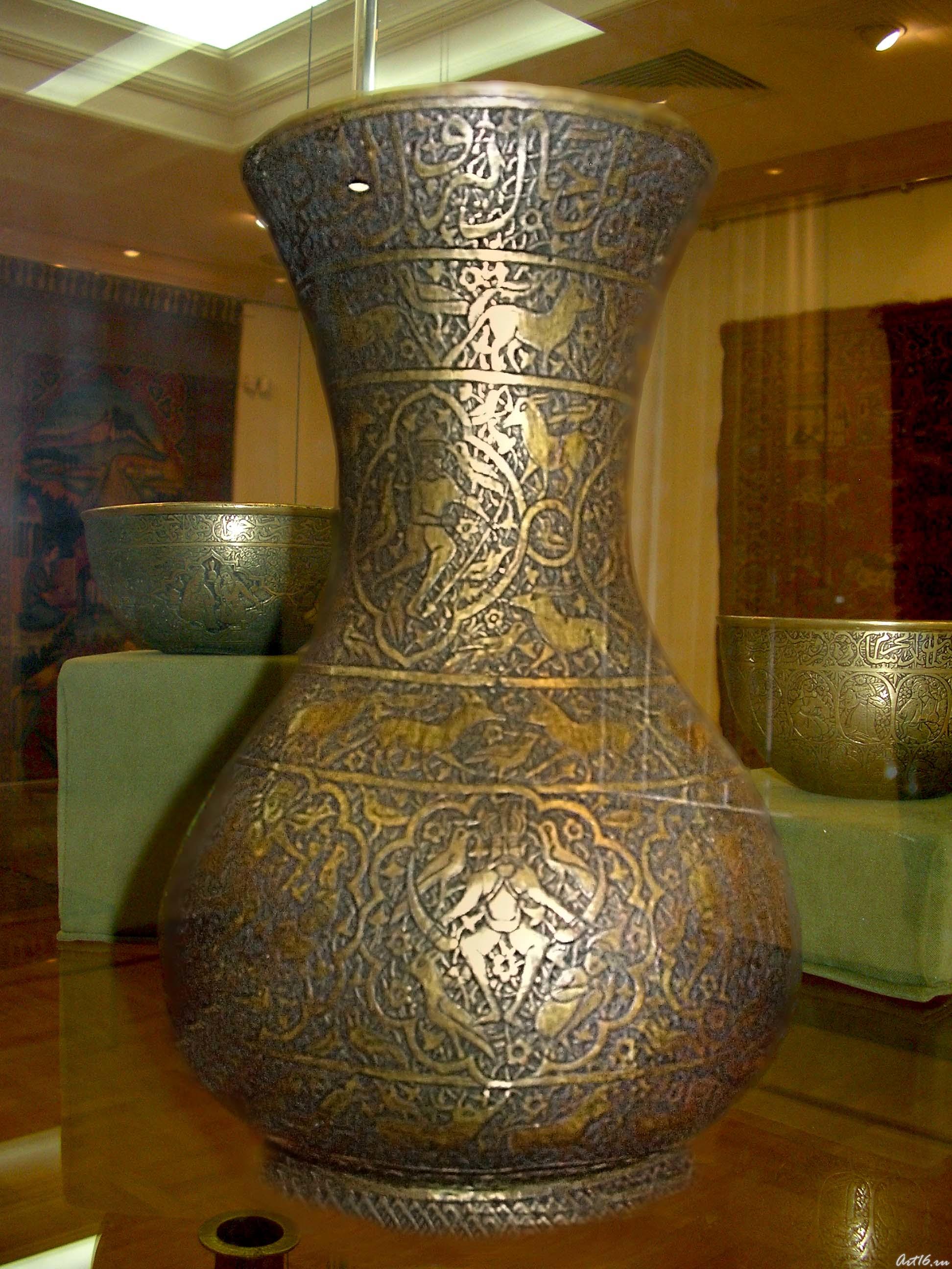 Сосуд с сюжетными композициями::«Изобразительные ковры и каламкары мусульманского Востока»