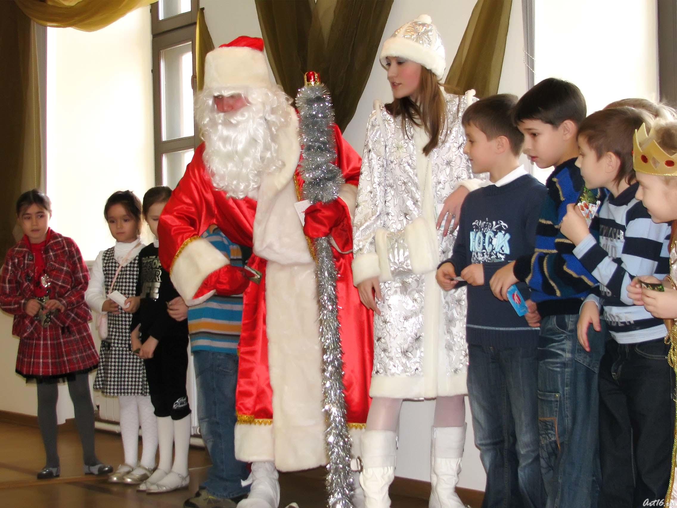 Конкурс: метание календариков::Эрмитажная Ёлка 2008/2009