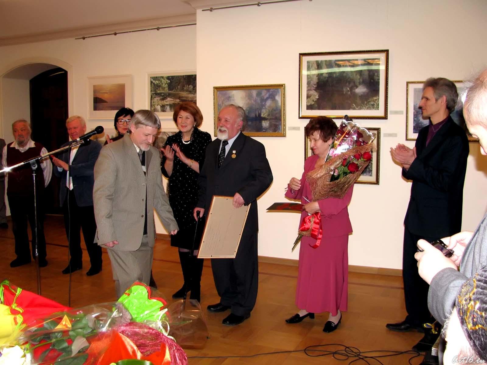 Поздравления от коллектива художественной школы №5 _0035::Фарид Абдрахманович Суюров