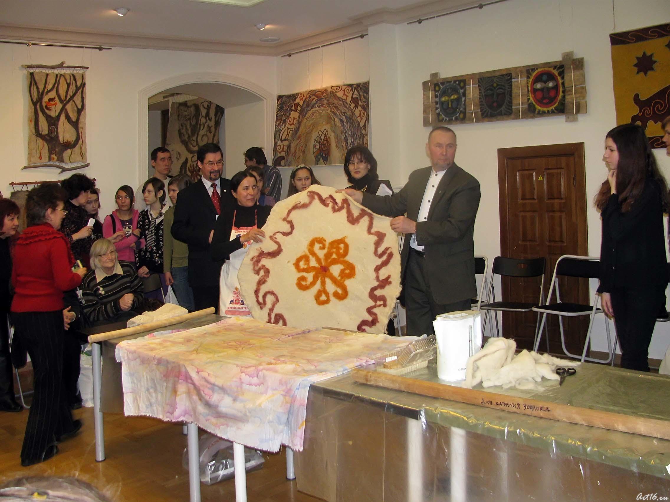 Панно из войлока готово!::Искусство войлока в тюркском мире: история и современность