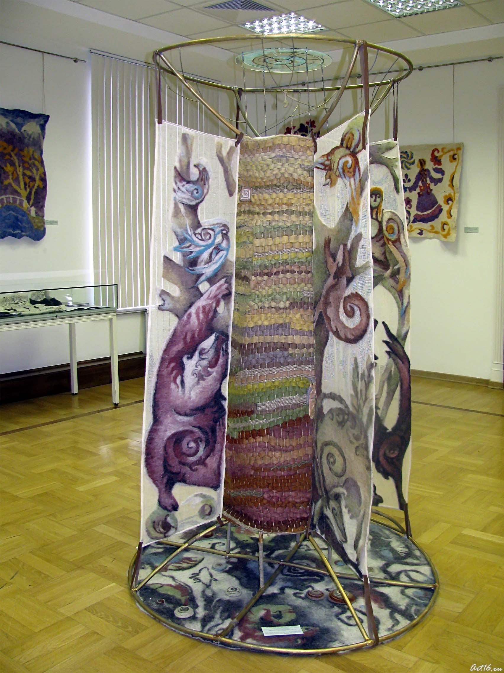 Дерево жизни. Объёмно-пространственная композиция. 2007::Искусство войлока в тюркском мире: история и современность