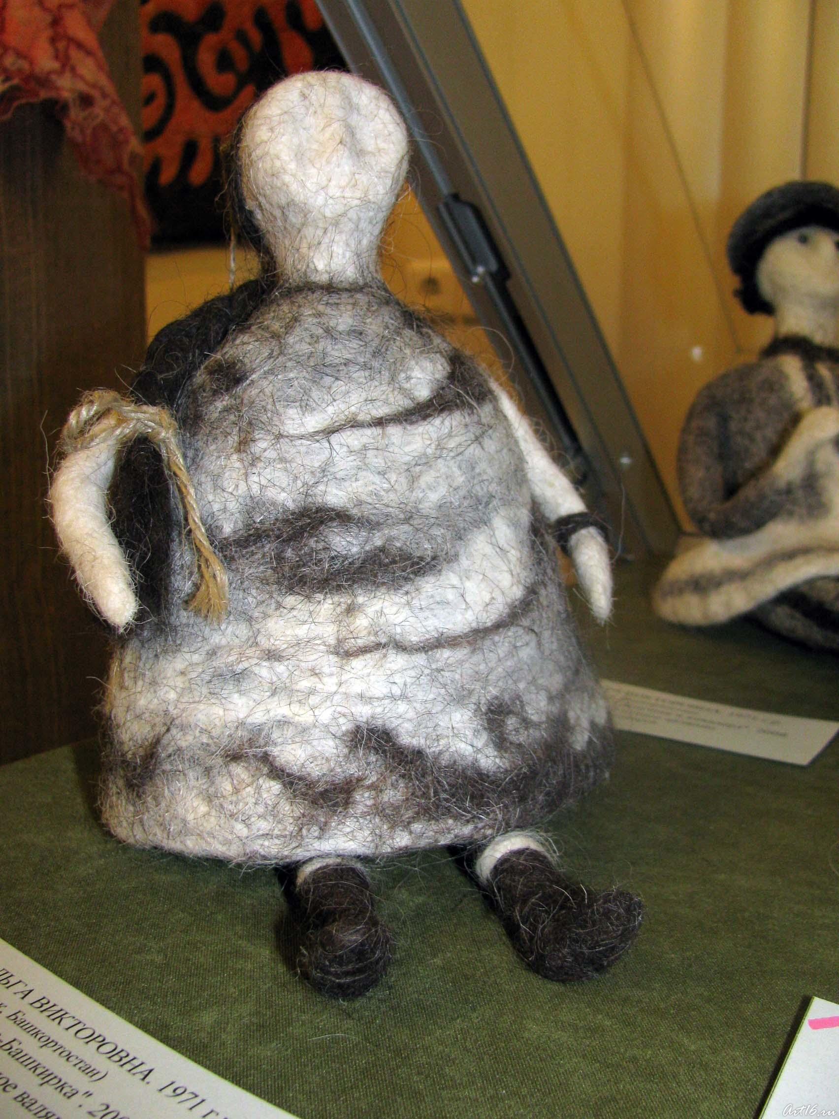 Кукла-образ ʺДевочка-Башкиркаʺ. 2007::Современное искусство войлока в тюркском мире. Азербайджан, Казахстан, Башкортостан, Татарстан