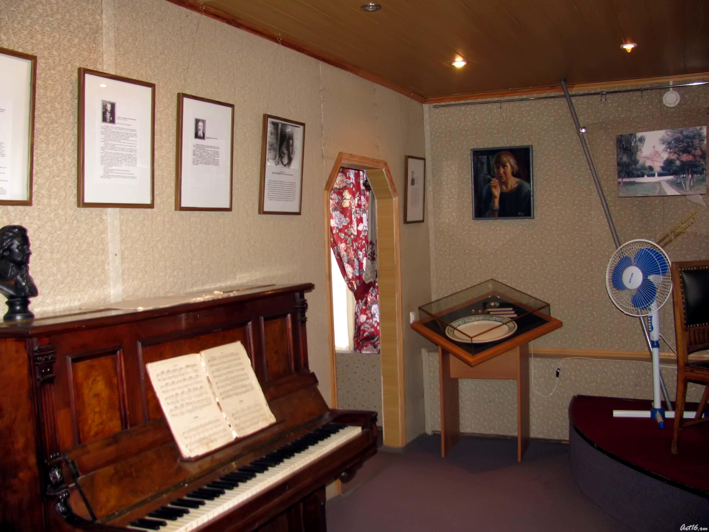 Фрагмент экспозиции литературного музея::Мемориальный комплекс М.И.Цветаевой