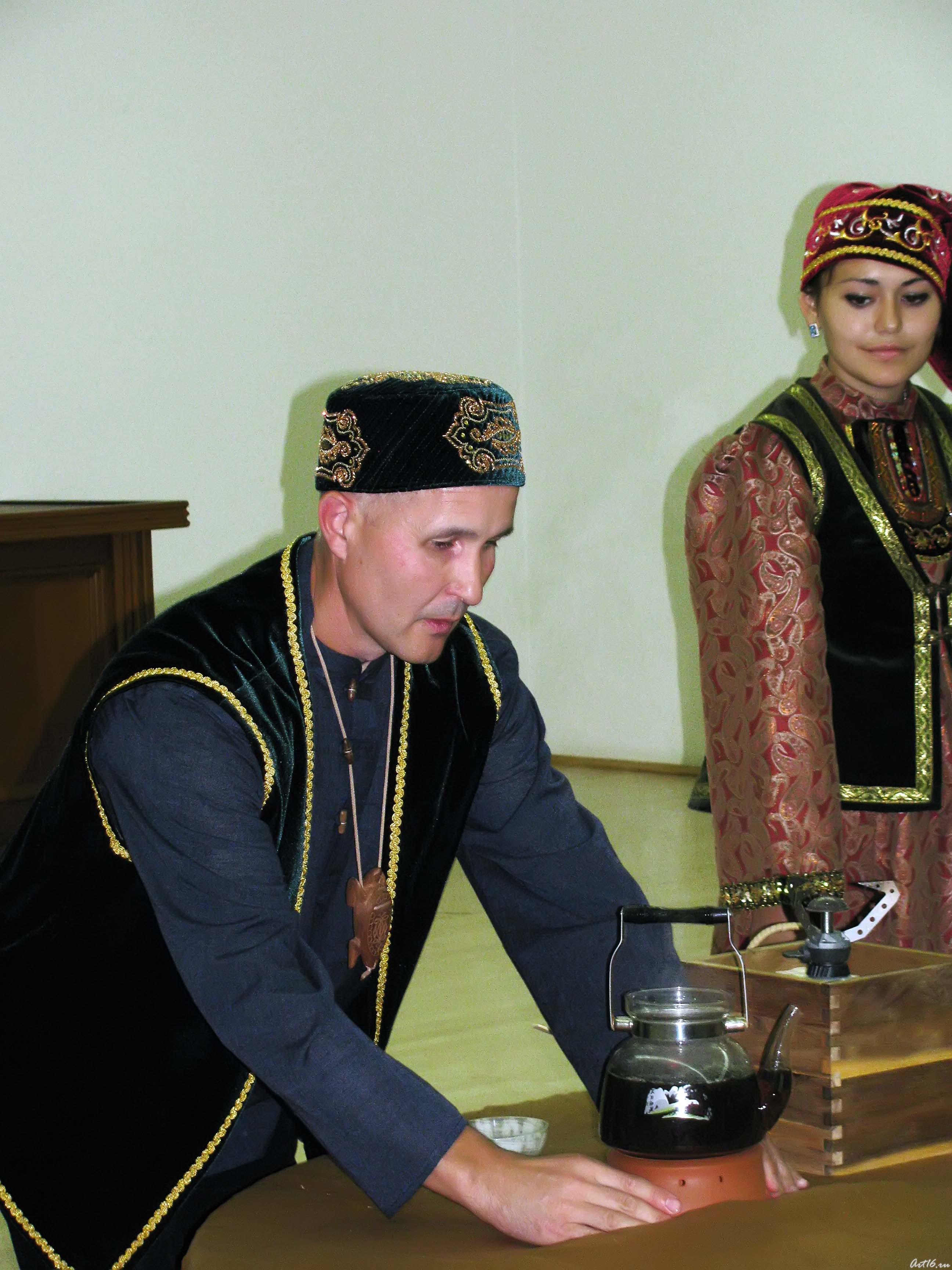 Чай заварен, но должен настояться на свече::Центру «Эрмитаж-Казань» —Четыре года!