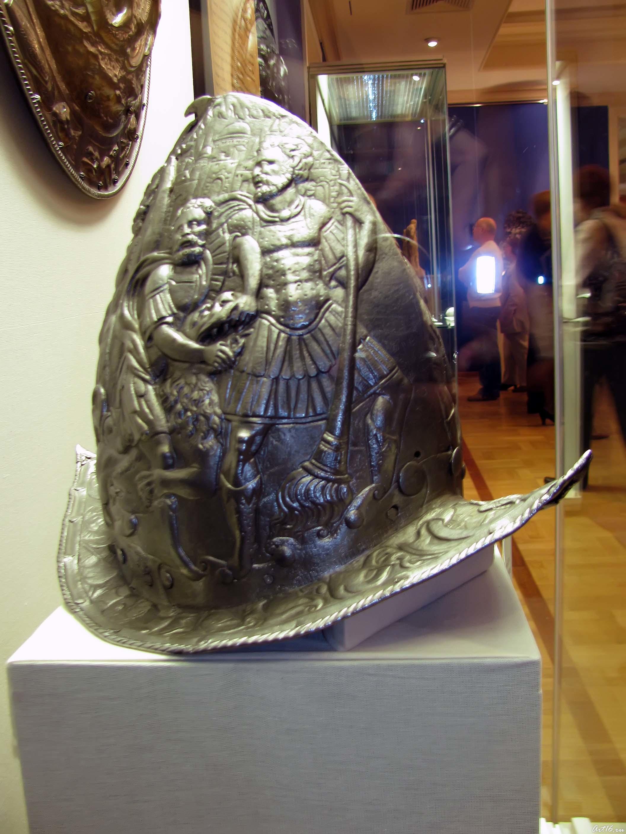 Шлем-Морион с изображением подвигов Геракла::Открытие выставки «Дети Богов»