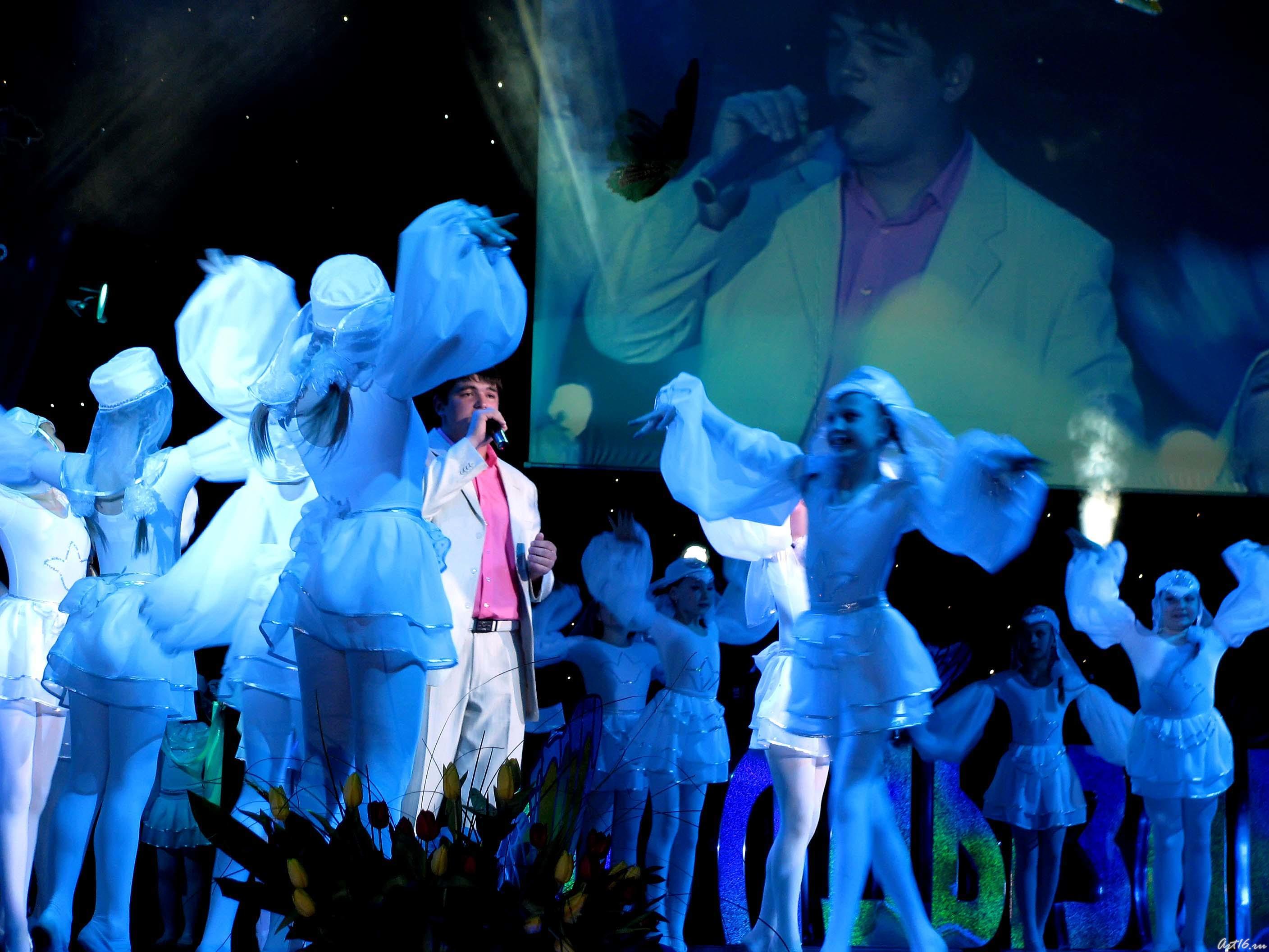 IMG_5711.jpg::Гала-концерт «Созвездие-Йолдызлык» в КРК Пирамида