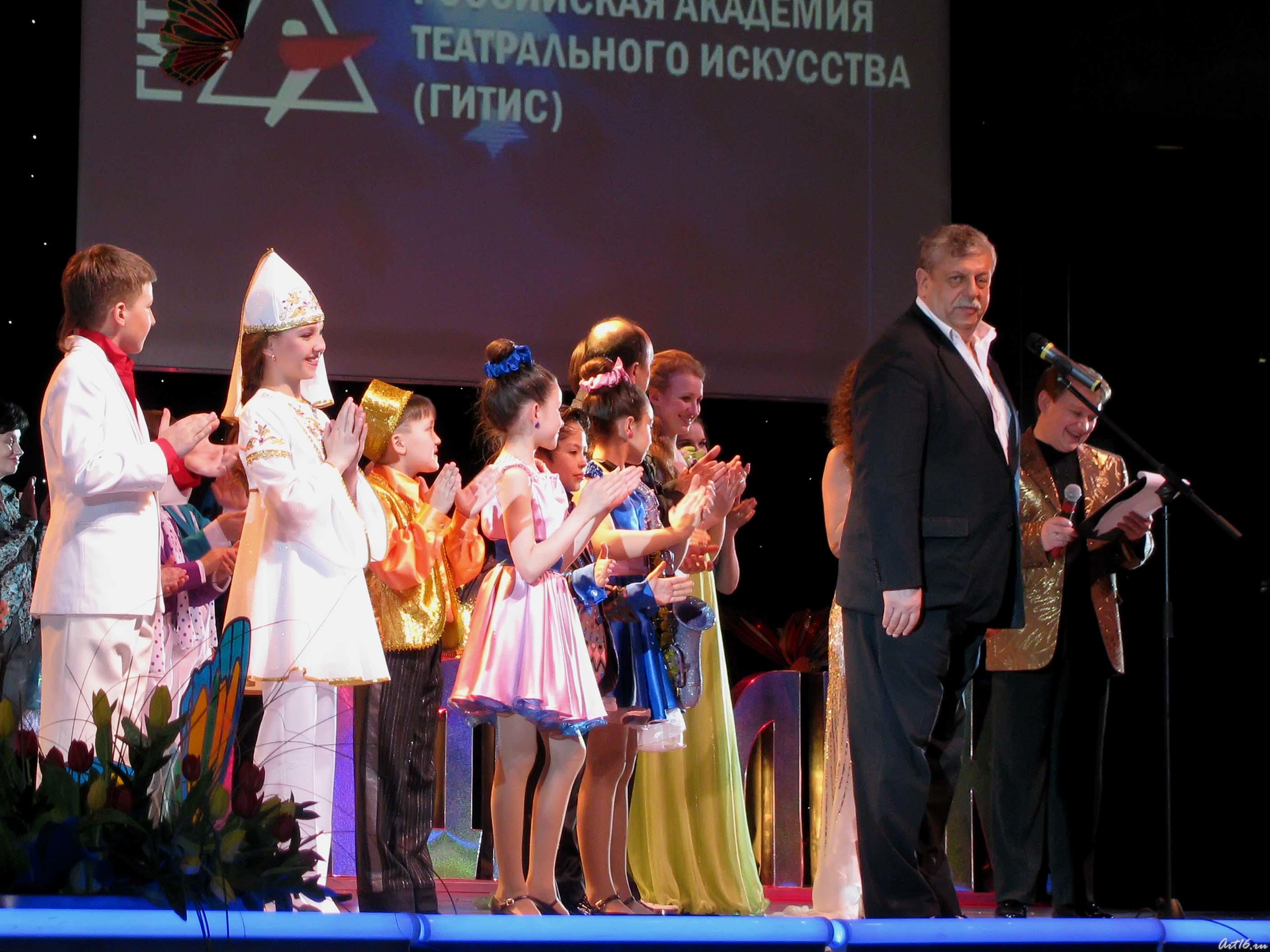 IMG_5746.jpg::Гала-концерт «Созвездие-Йолдызлык» в КРК Пирамида