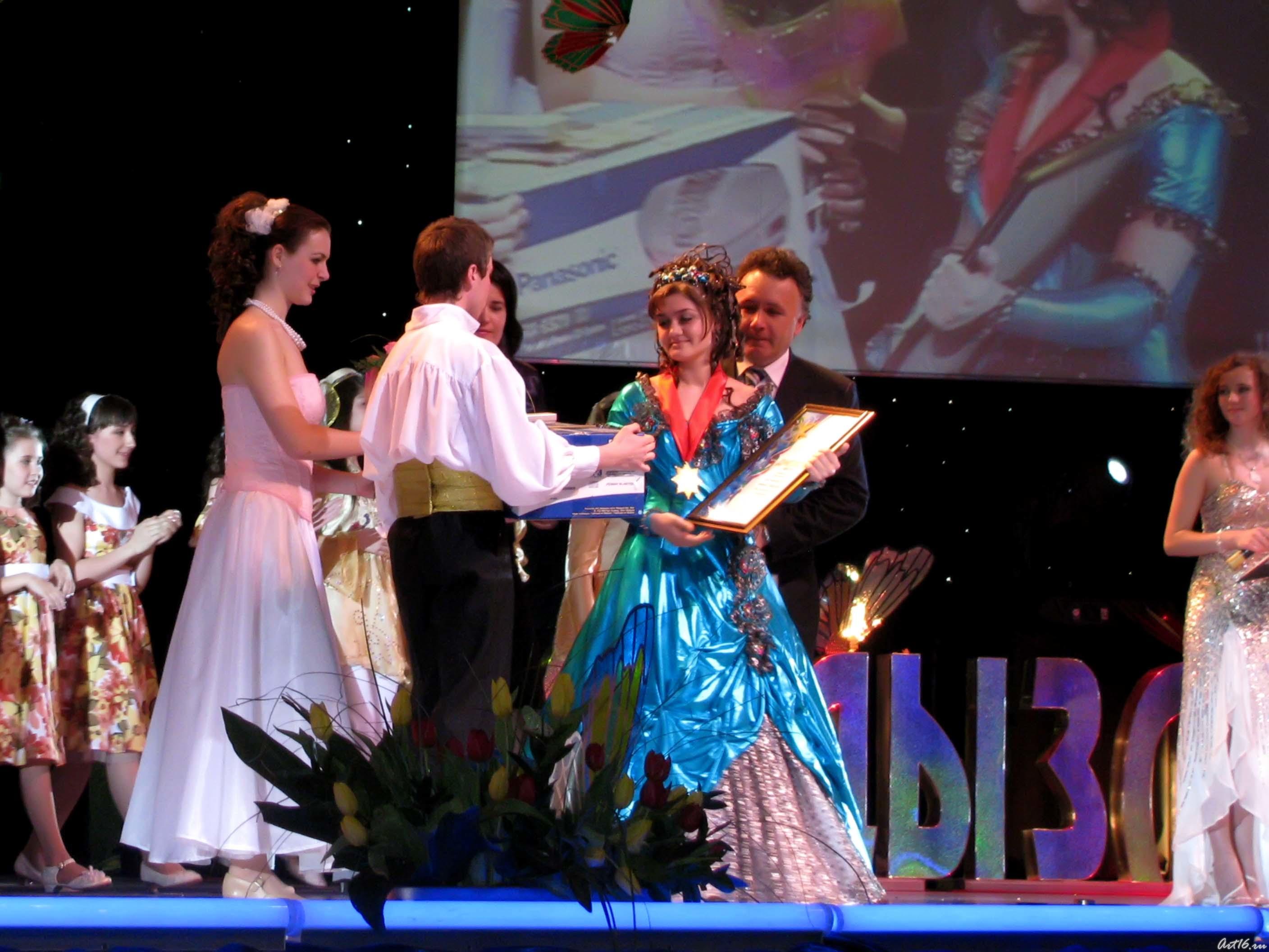 IMG_5790.jpg::Гала-концерт «Созвездие-Йолдызлык» в КРК Пирамида