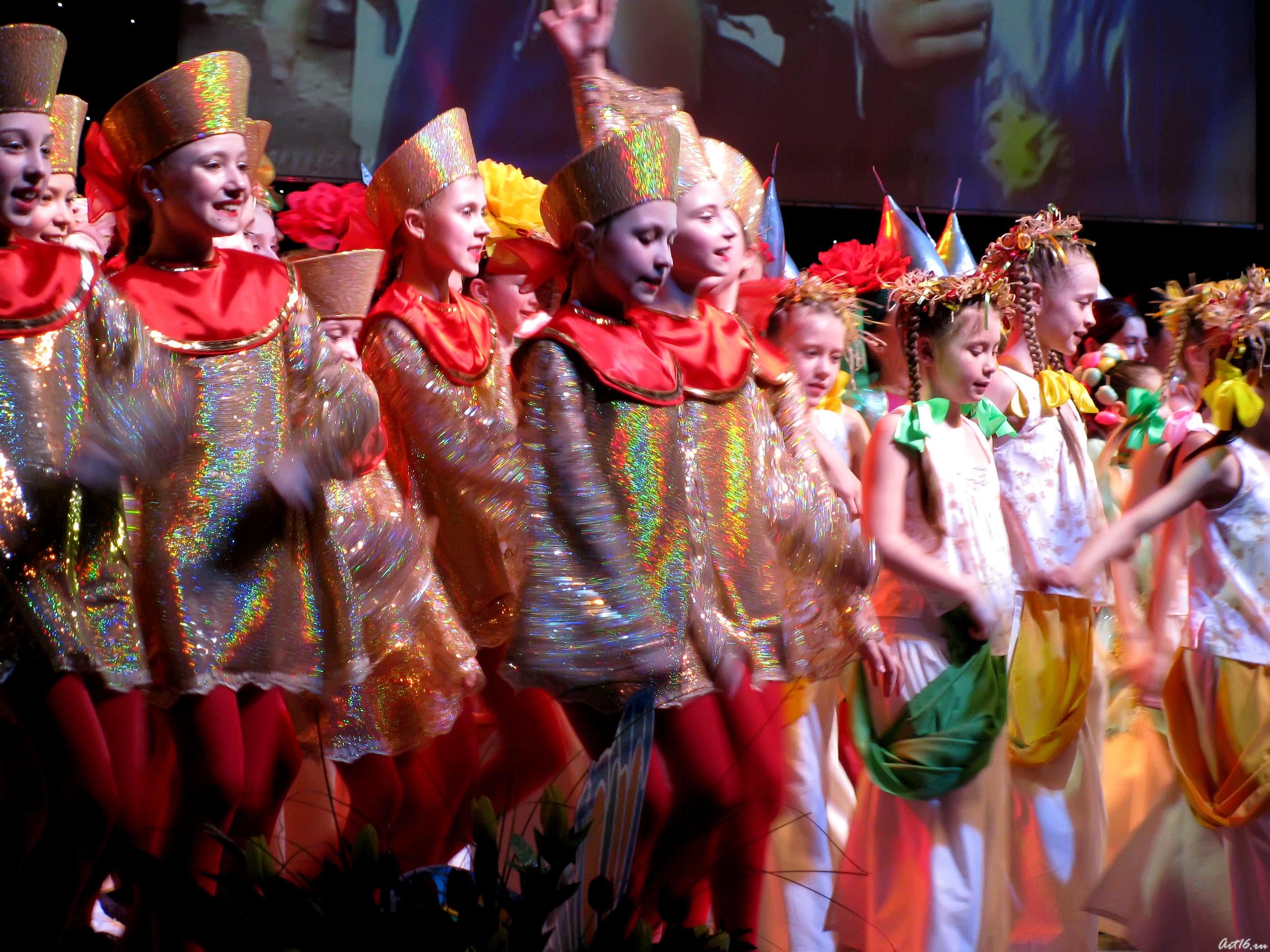 IMG_5999.jpg::Гала-концерт «Созвездие-Йолдызлык» в КРК Пирамида