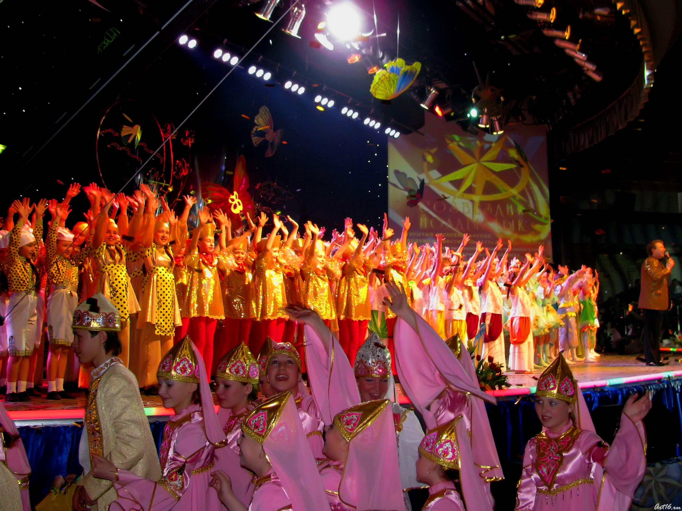 IMG_6010.jpg::Гала-концерт «Созвездие-Йолдызлык» в КРК Пирамида