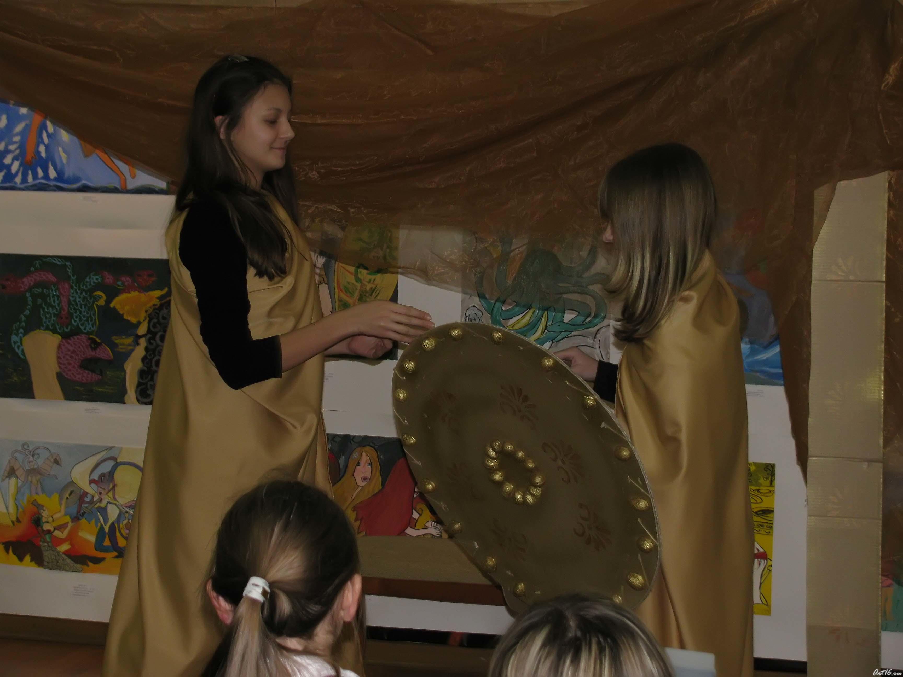 Ожившие картинки.2::«Античные герои в творчестве юных художников»