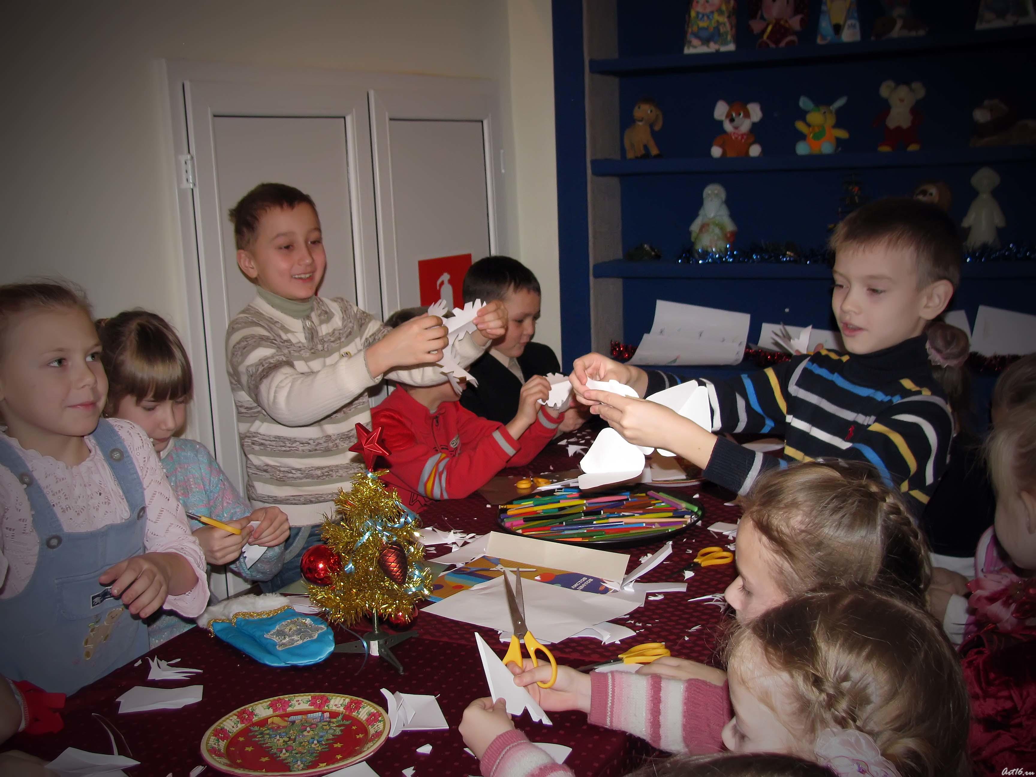 Снежинки готовы::Новогодняя Ёлка в НМ РТ. 2009-10