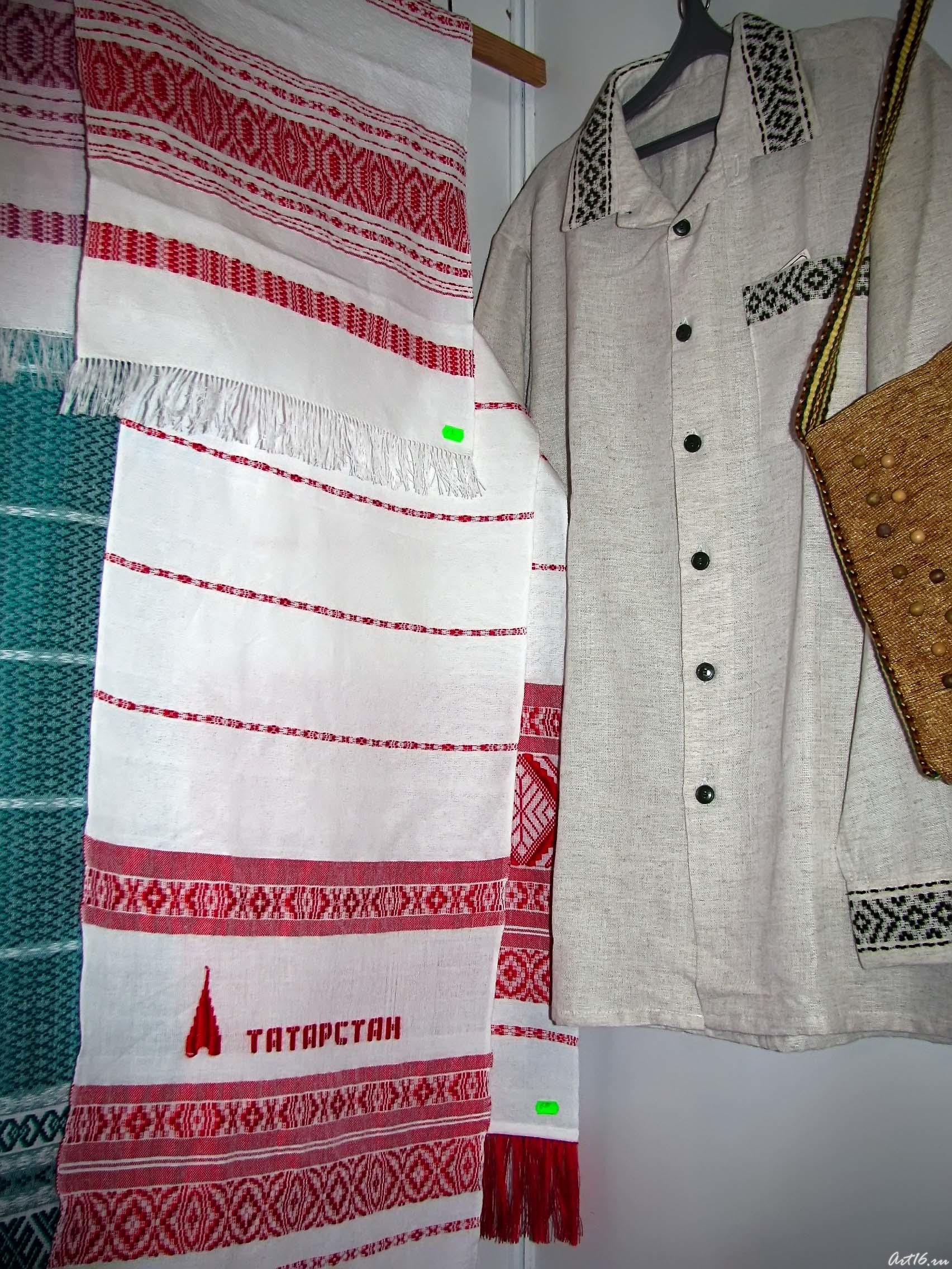 Изделия Алексеевской фабрики художественного ткачества::Арт-галерея. Казань — 2010