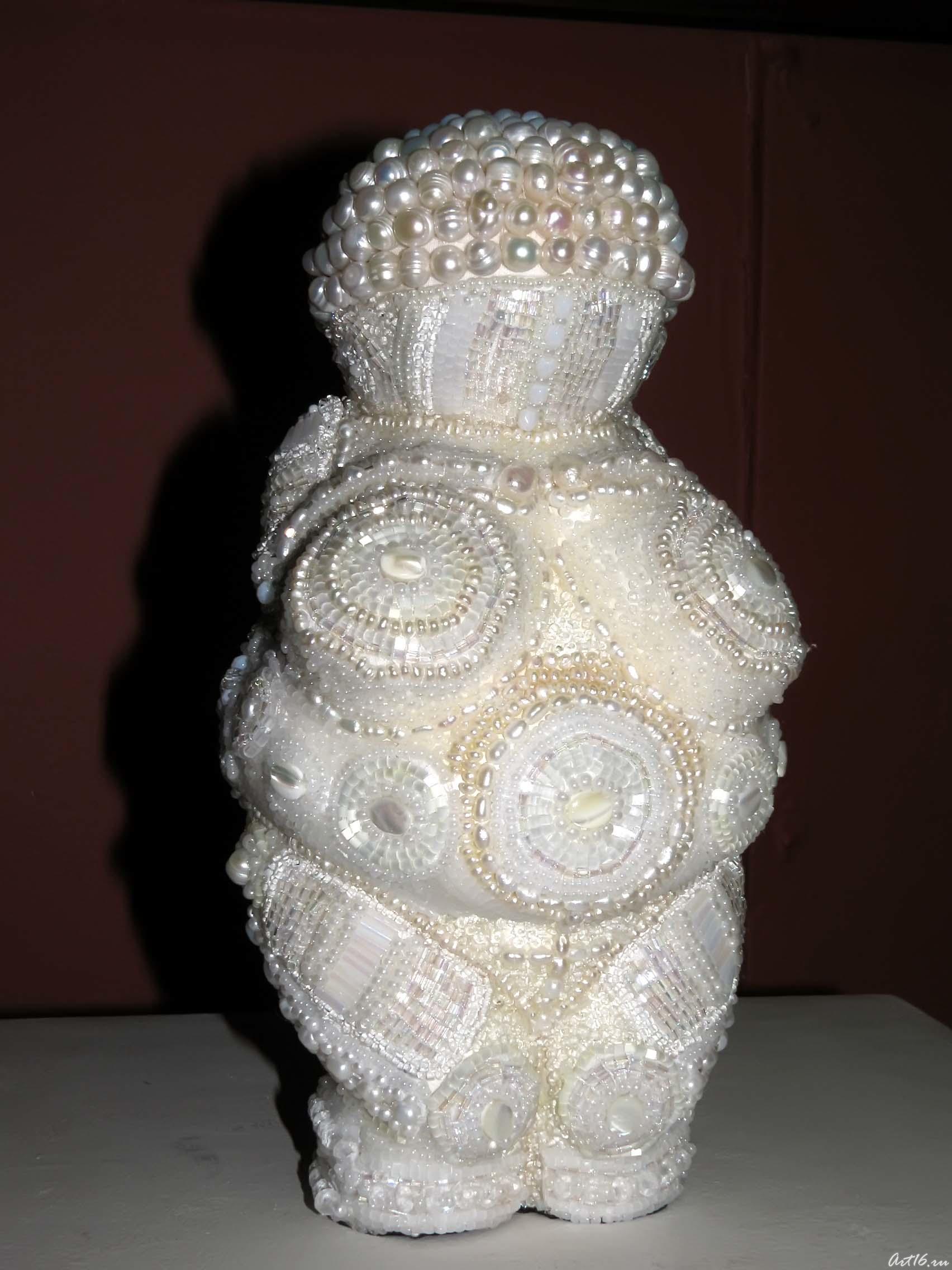 Превращение. Венера Вилендорфская_1::«Причудливый мир кукол»