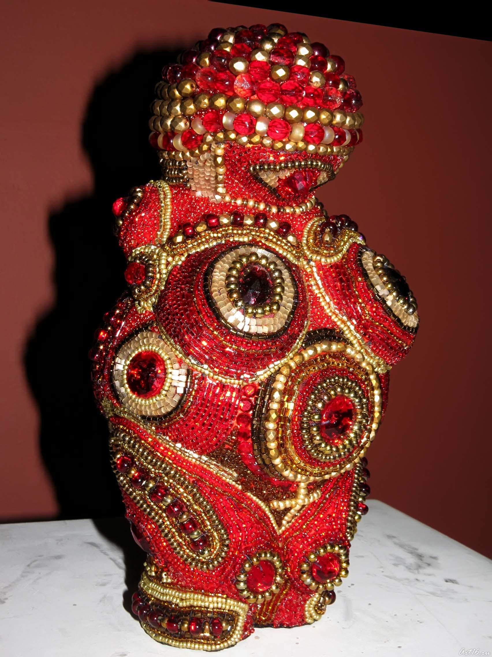 Превращение. Венера Вилендорфская_2::«Причудливый мир кукол»