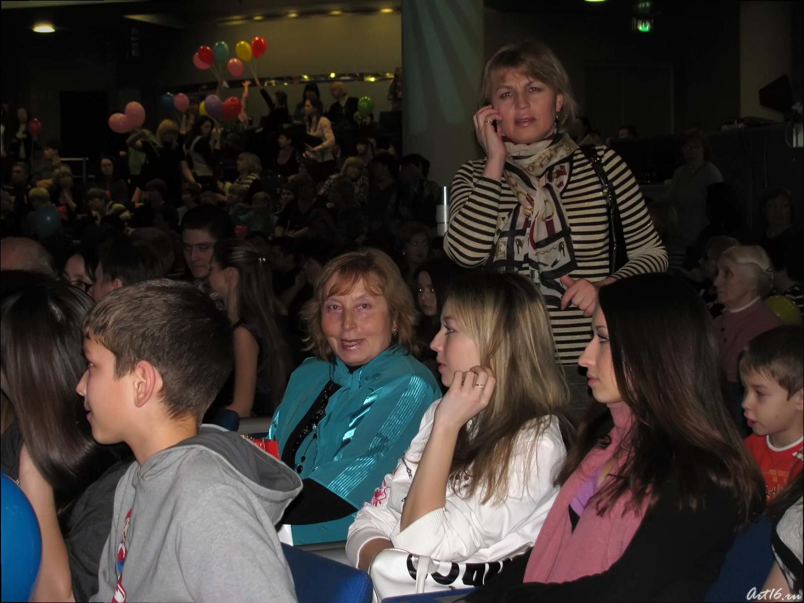 IMG_1184.jpg::Гала-концерт «Созвездие-Йолдызлык» в КРК Пирамида