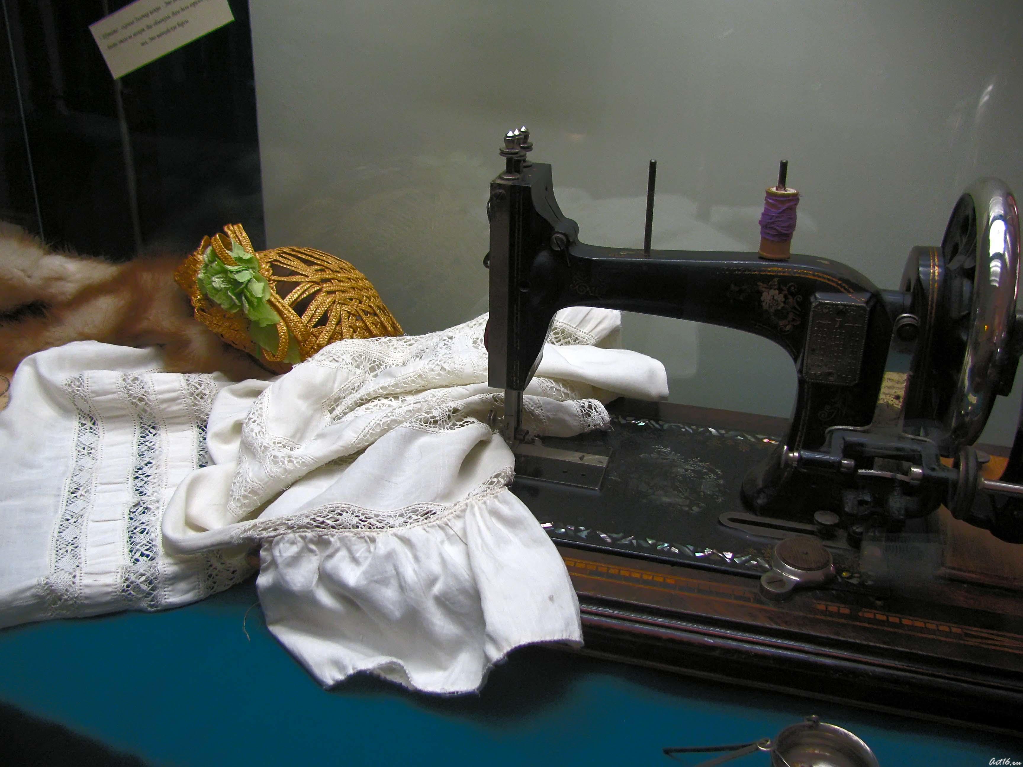 Швейная машинка, американский тушканчик,...чайное ситечко::День смеха в НМ РТ