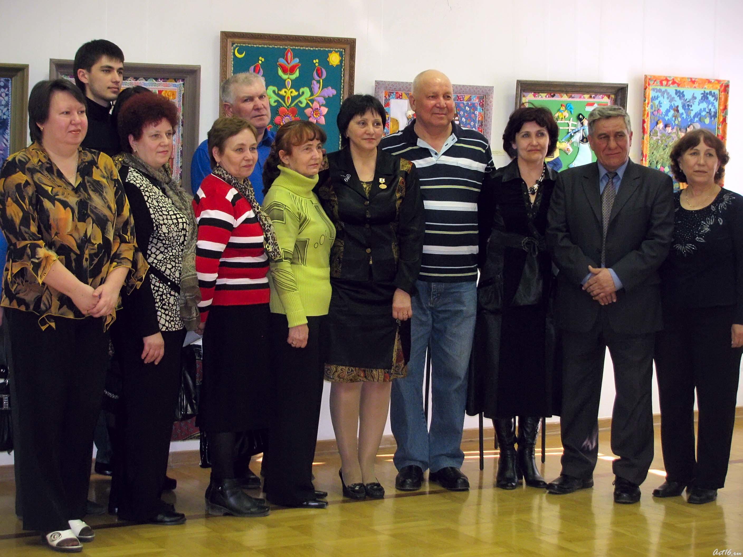 Фото  с Наилей Галявиевой, на память о выставке::Галявиева (альбом в обработке) 9.04.2010