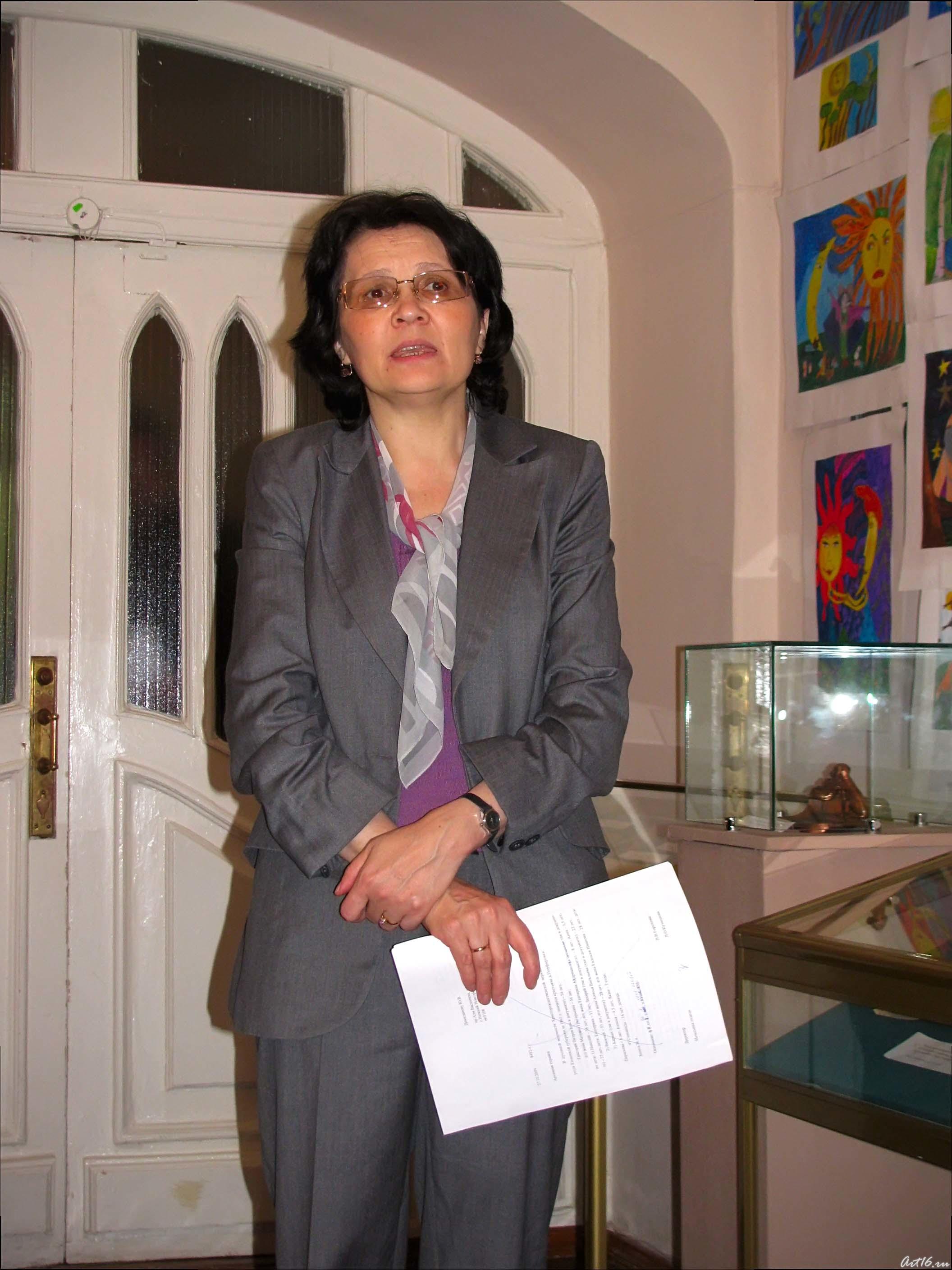 Ляля Джавдатовна::День подлинника «В реликвиях — дух Тукая»