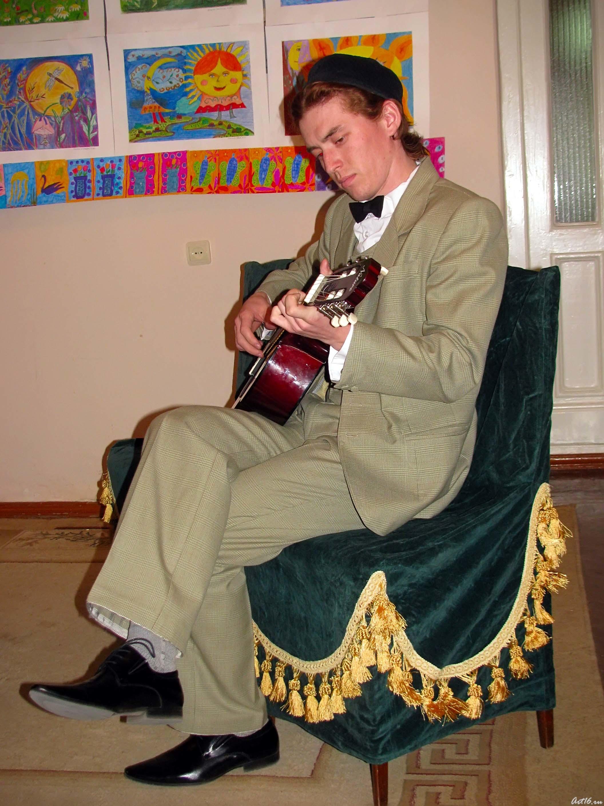 IMG_3371.jpg::День подлинника «В реликвиях — дух Тукая»