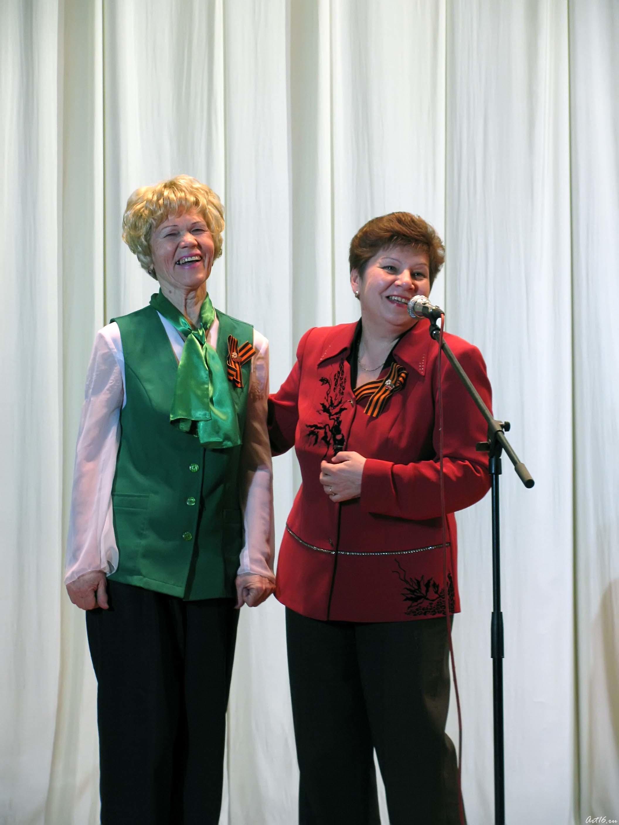 Награждение хора ʺПамятьʺ::Фестиваль ветеранских хоров — 2010