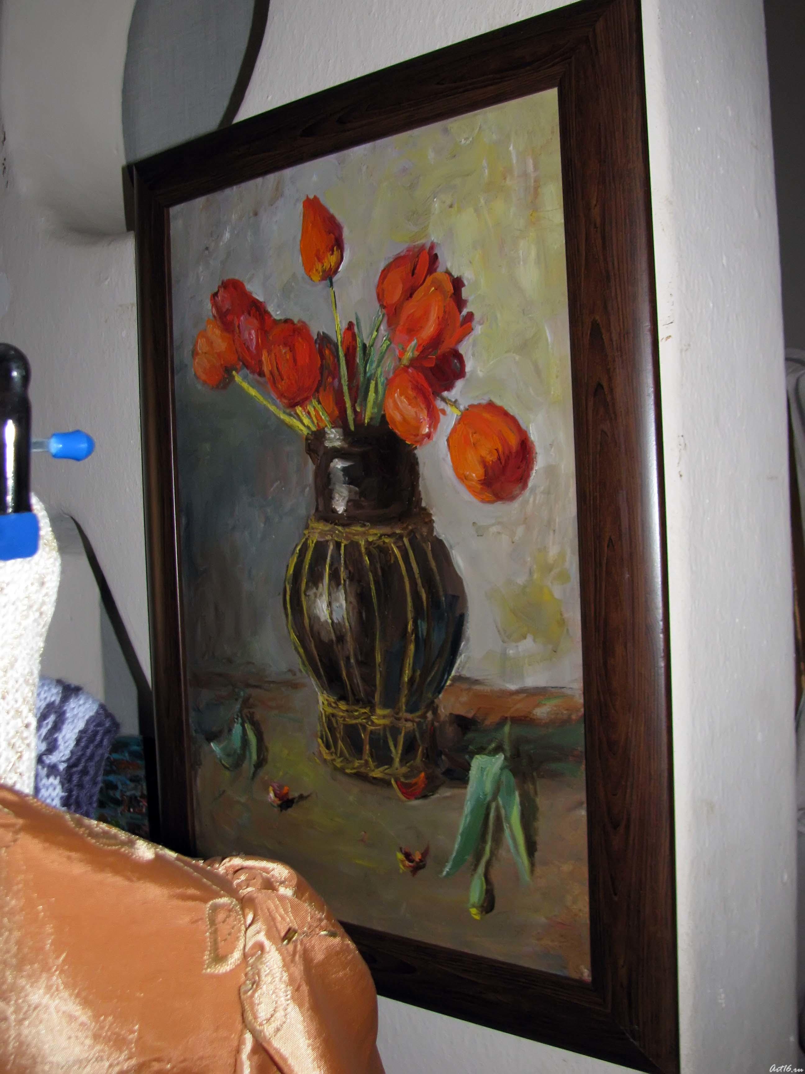 Красные тюльпаны::Выставка " Храмы России". В.И.Кочунов