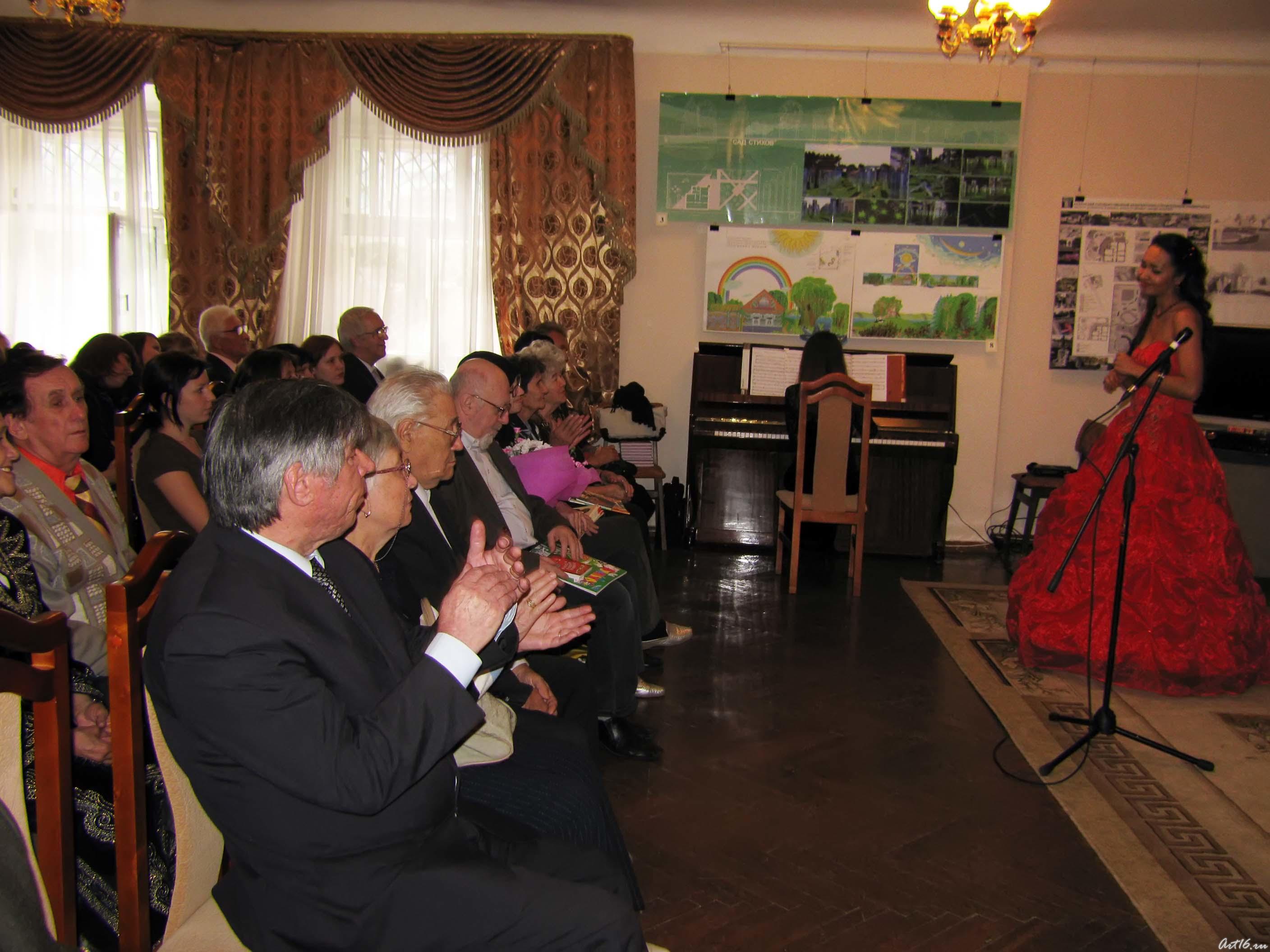 На литературно-музыкальном вечере «Клад, что дорог и сегодня»::Литературно-музыкальный вечер, посвященный 85-летию Гарифа Ахунова, из цикла «Лауреаты Тукаевской премии»