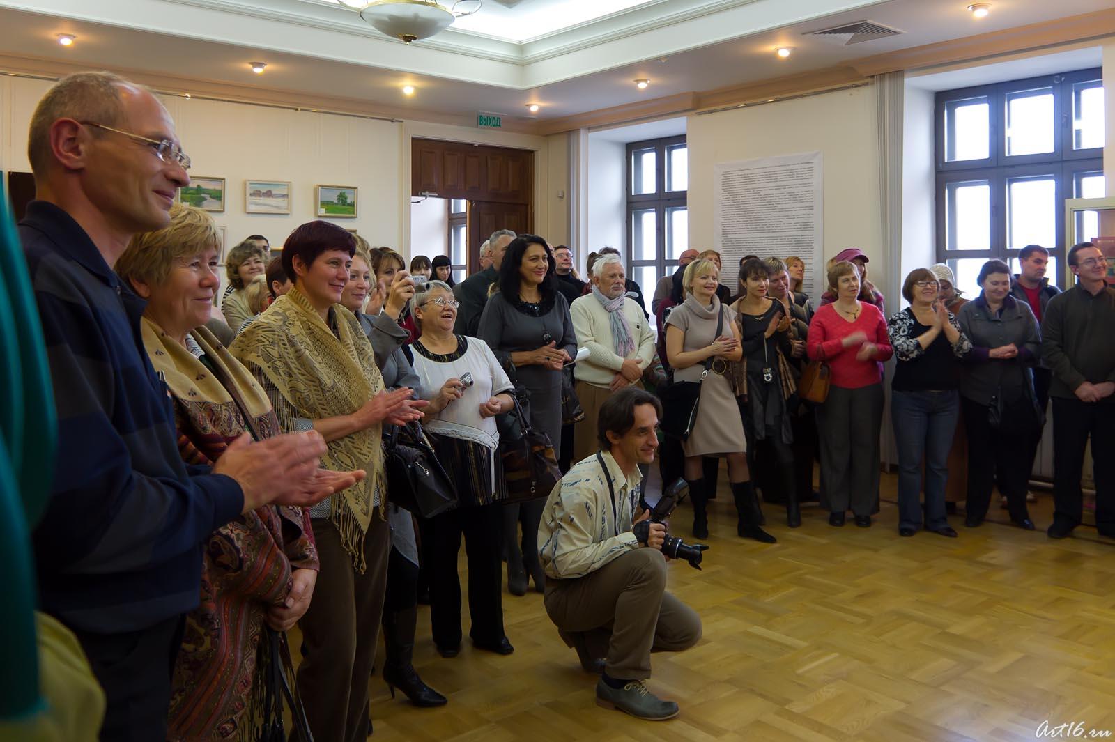 На открытии выставки::Выставка победителей международного конкурса современного искусства