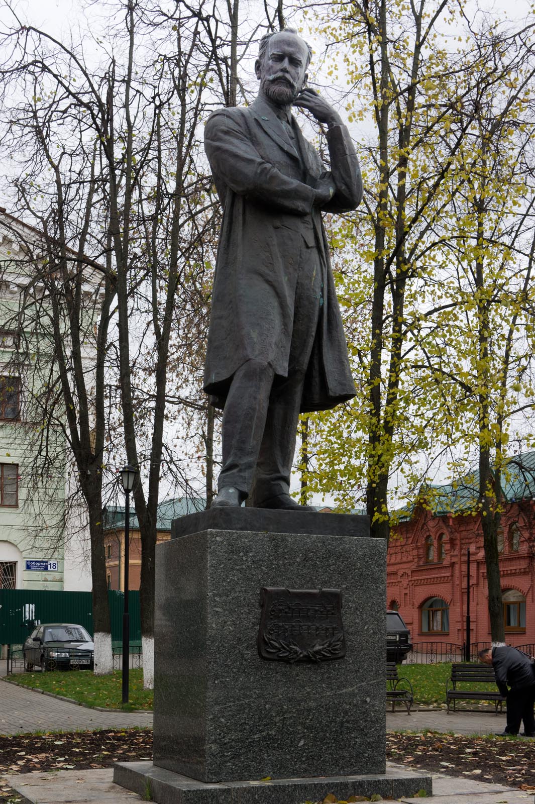 Памятник чайковскому в москве